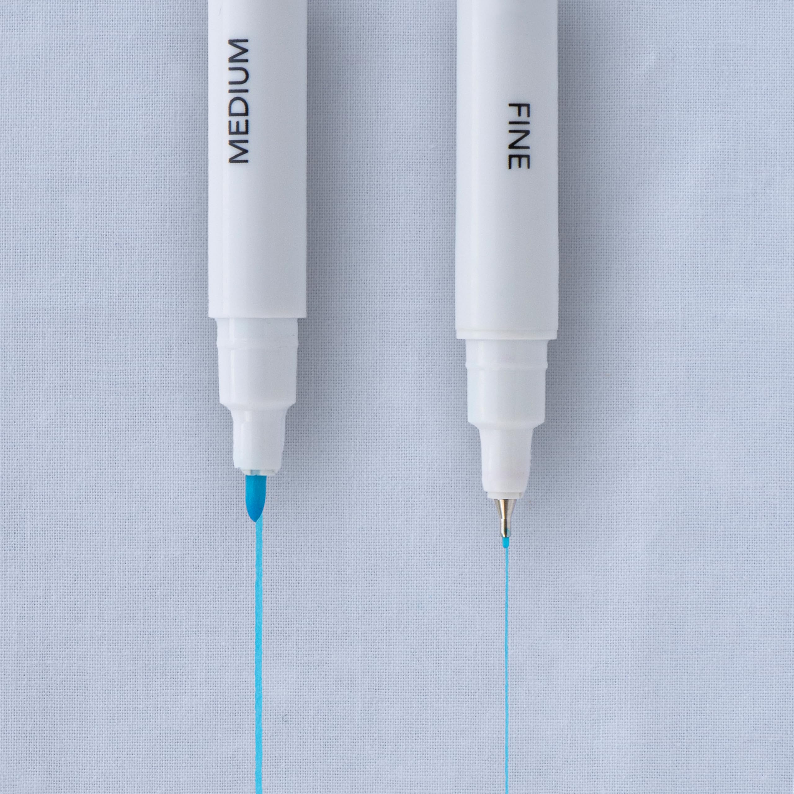 Simplicity 30-00036 Water Soluble Marking Pens - Fine & Medium Tips, Blue Ink (2-Pack) - Perfect for Fabric Marking, Quilting & Sewing Projects