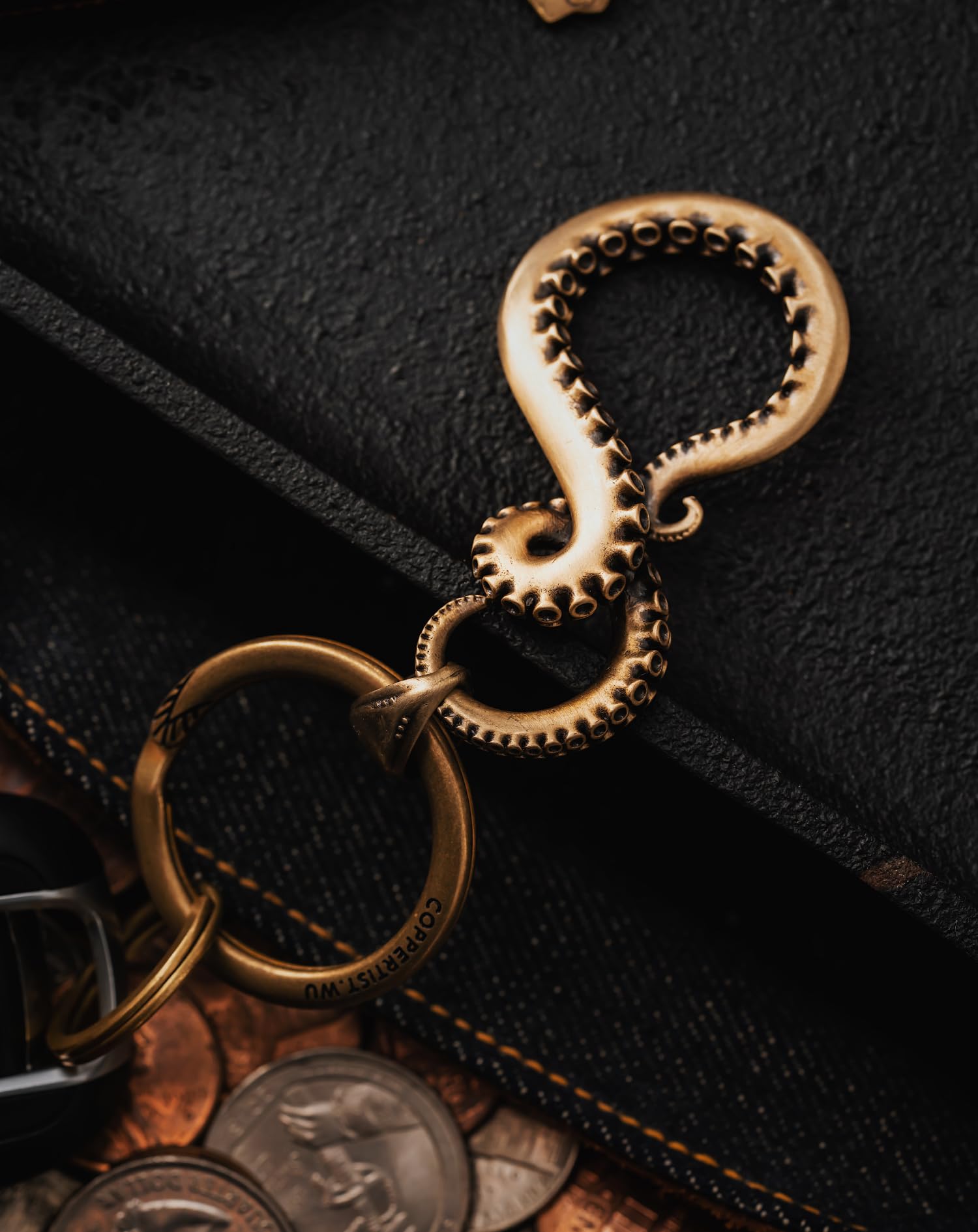 COPPERTIST.WU Octopus Brass Keychain for Men & Women - Unique Tentacle Animal Keyring, Creative Sea-Themed Gift for Car Keys & Decor | Perfect for Beach Lovers & Marine Enthusiasts