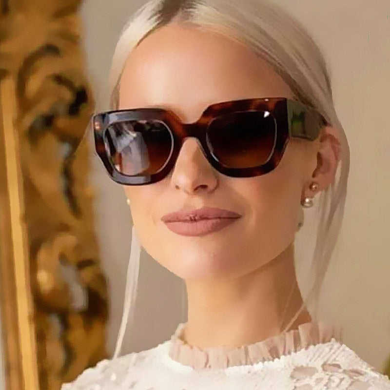 Luxury Wide Leg Square Sunglasses for Women & Men - Vintage Gradient Black Leopard Print Hip Hop Shades - Perfect for Beach, Driving, and Fashion Outfits
