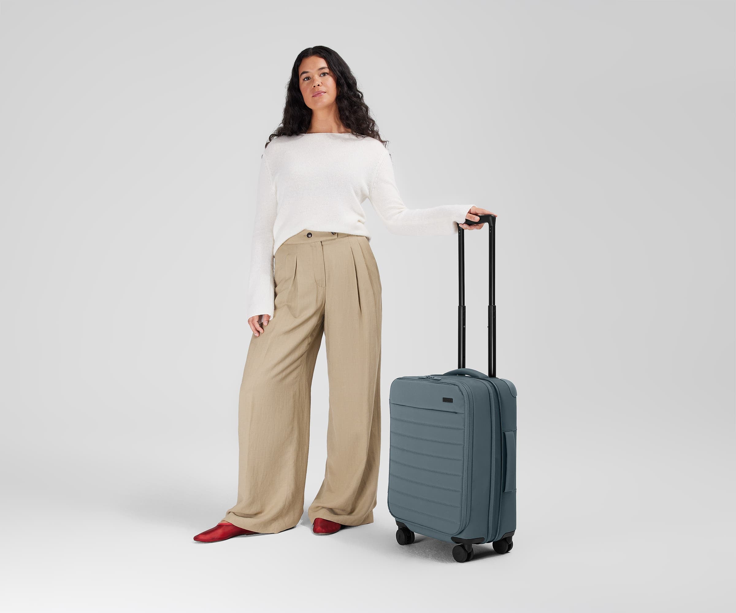 Coast Blue Softside Carry On Luggage - Lightweight & Durable for Air Travel, Weekend Getaways & Business Trips