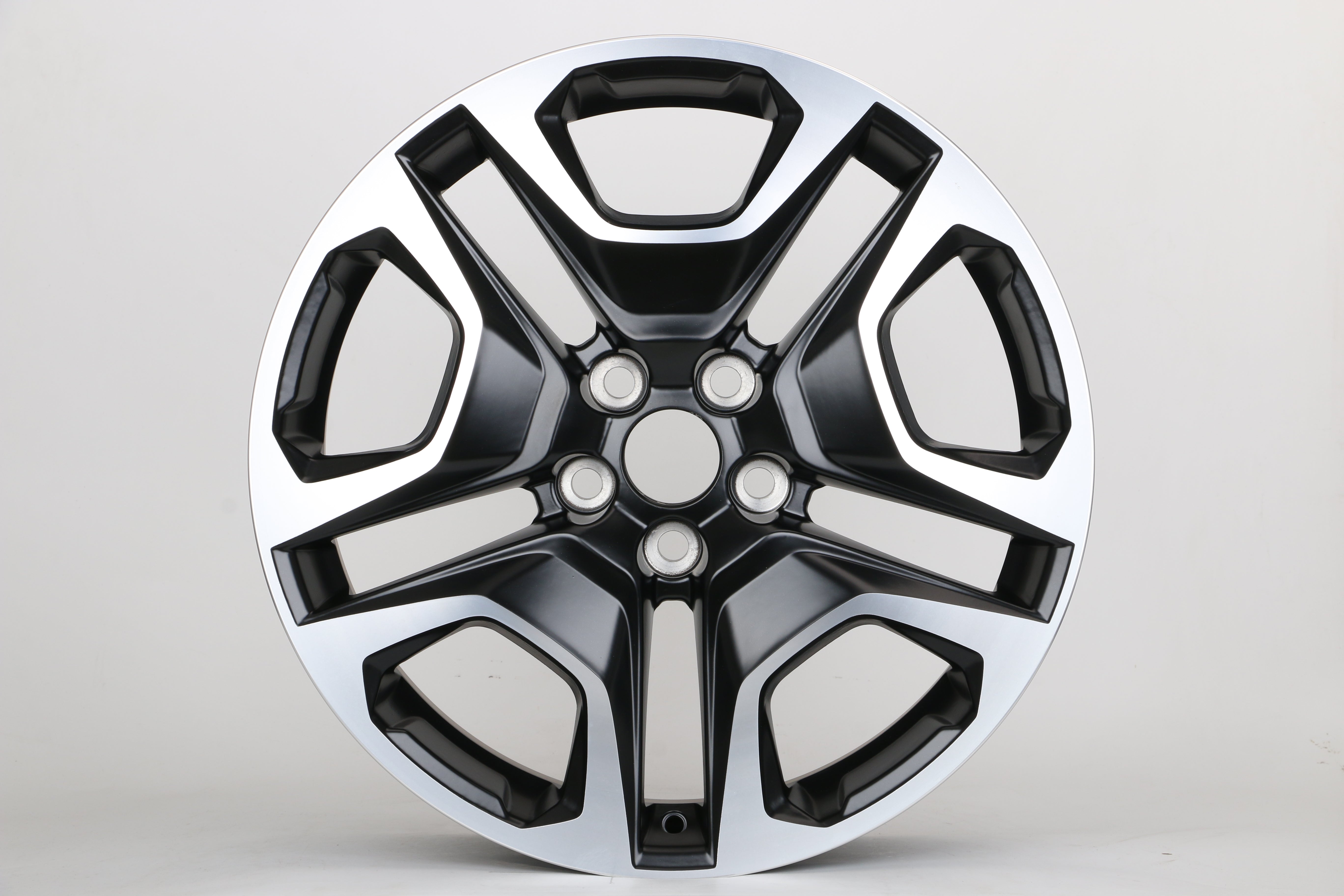 19 Inch IPW 211 Alloy Wheels - High Performance Car Rims for Sedans & SUVs - Perfect for Street Racing & Off-Road Adventures