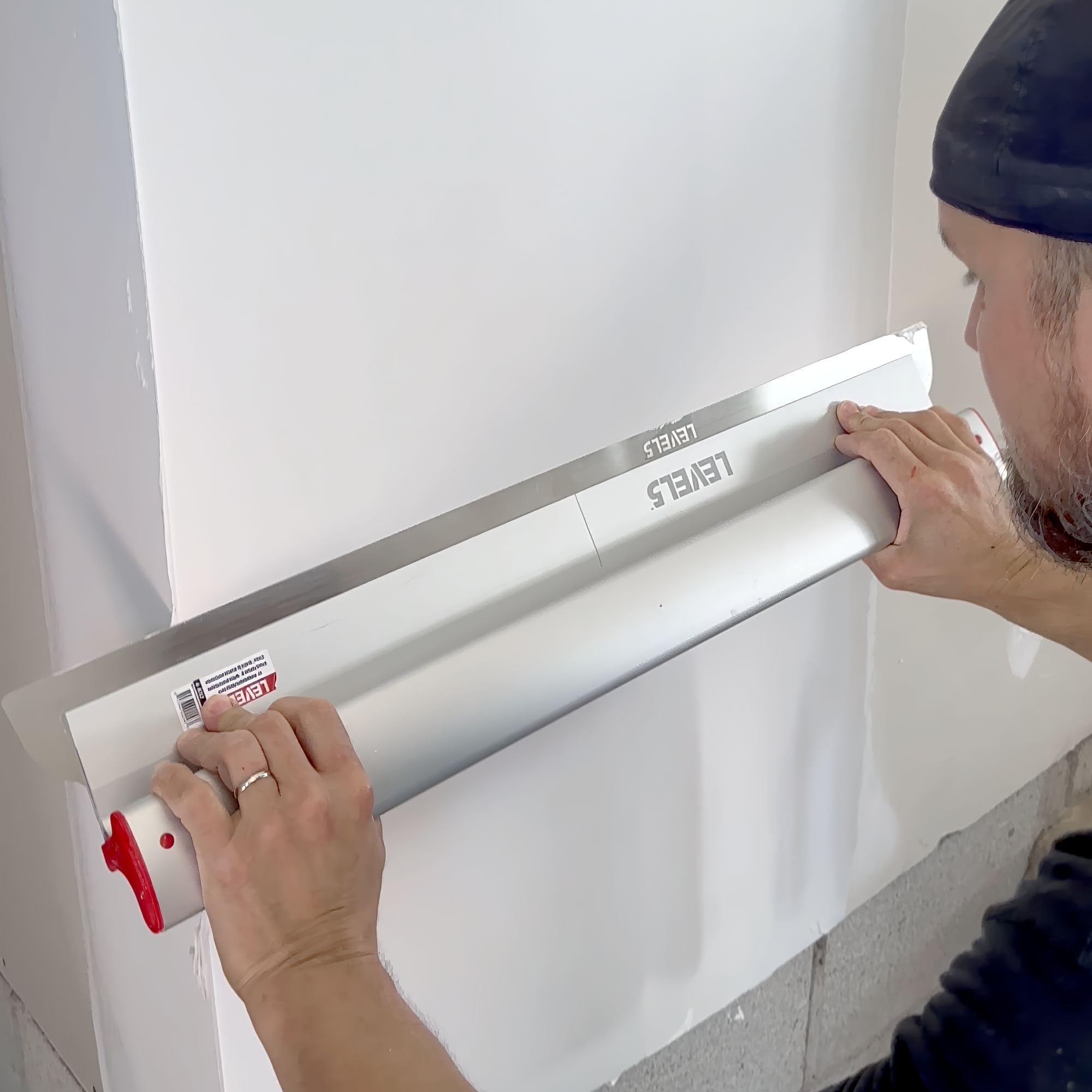 LEVEL5 32-Inch Skimming Blade - Professional Drywall Taping Knife with Extruded Aluminum & Stainless Steel Construction - High-Impact End Caps - Perfect for Sheetrock, Gyprock, Plasterboard Smoothing - Ideal for Home Renovation & Professional Construction Projects