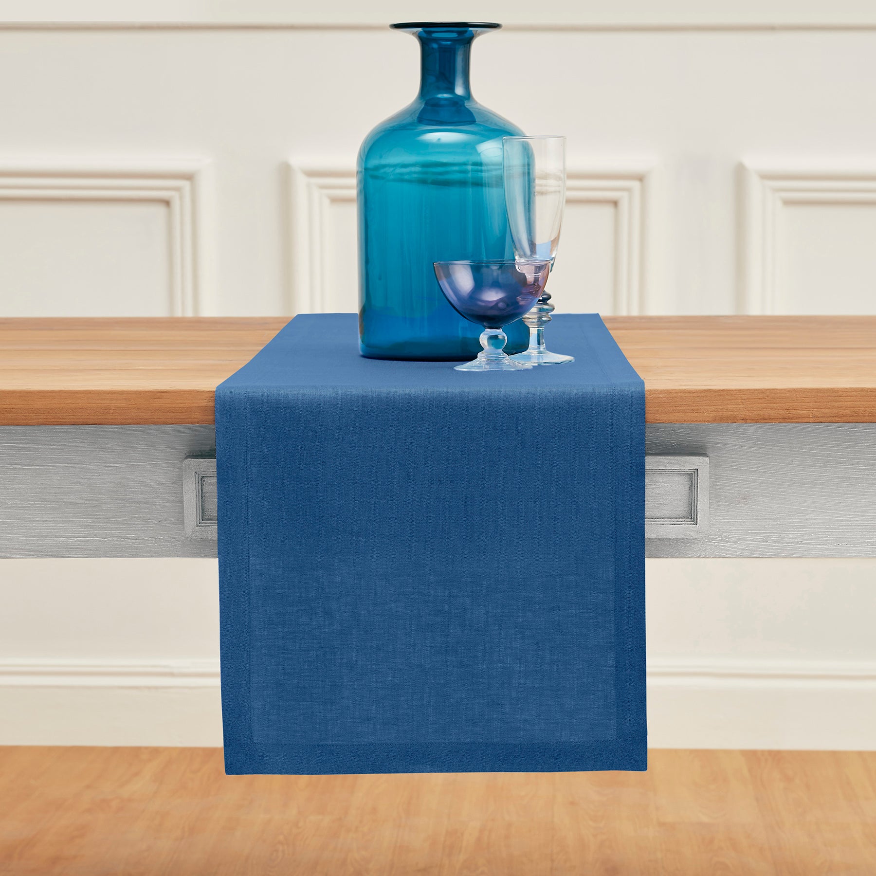 Elegant Fete Table Runner for Weddings, Parties & Events - Premium Decorative Dining Table Cover for Home & Restaurant Decor