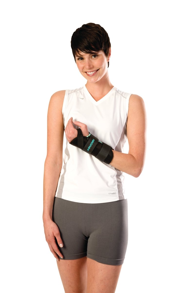 Aircast A2 Wrist Brace Support for Carpal Tunnel & Tendonitis - Adjustable Wrist Stabilizer for Pain Relief, Sprains & Recovery - Ideal for Typing, Sports & Daily Activities