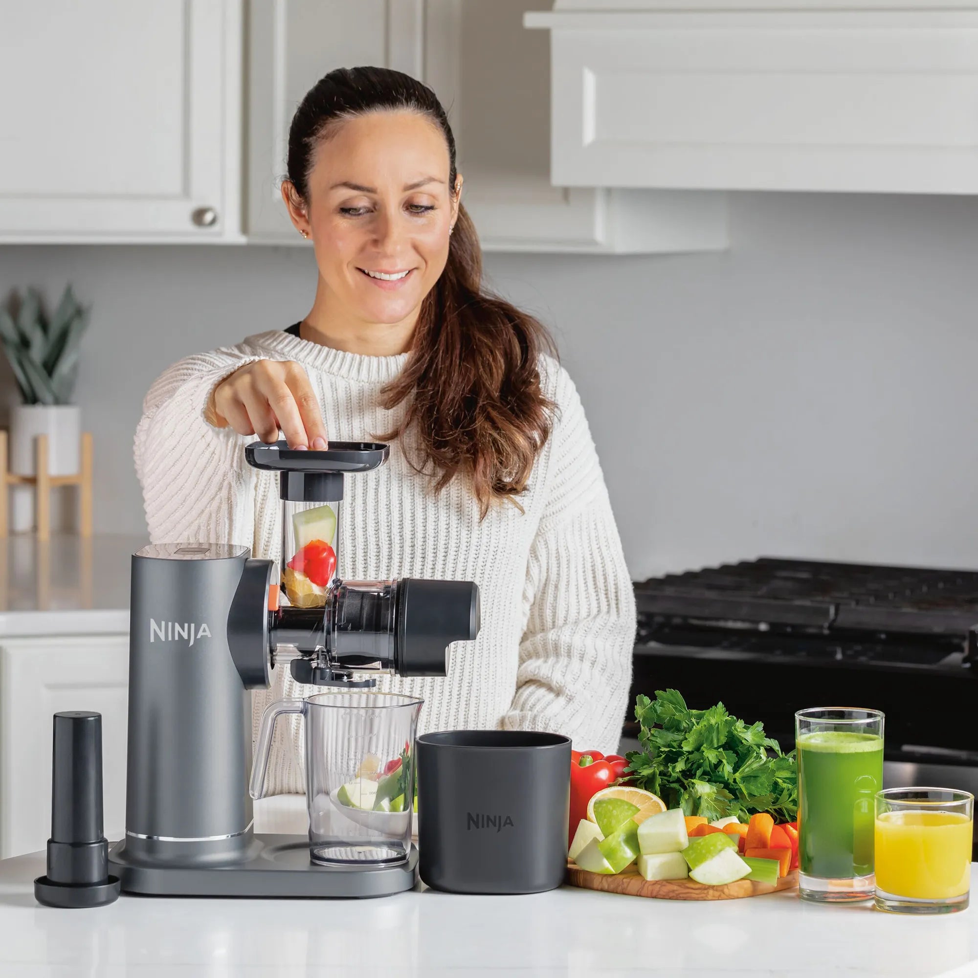Ninja NeverClog Cold Press Juicer - Slow Masticating Juicer for Fruits & Vegetables - Quiet Operation & Easy Clean - Perfect for Healthy Juices & Smoothies at Home or Gym