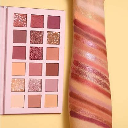 Nude Eyeshadow Palette for Women with Makeup Brushes & Beauty Sponges - 3-Piece Makeup Set | Perfect for Everyday Wear, Professional Makeup & Travel