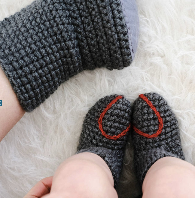 Adorable Heart Baby Booties - Soft & Comfortable Newborn Socks for Girls & Boys - Perfect for Photoshoots, Gifts & Everyday Wear