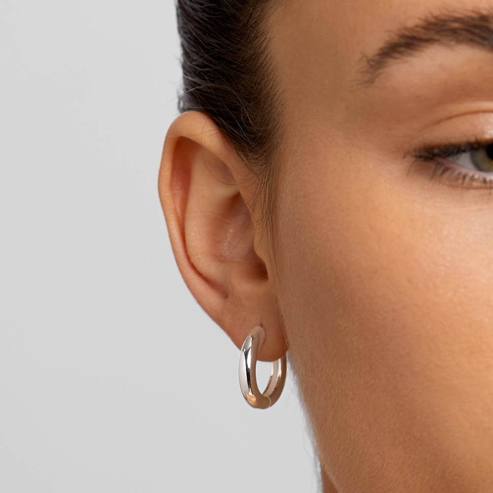 Silver Midi Curve Hoop Earrings for Women - Trendy Minimalist Jewelry for Everyday Wear, Date Night & Office Outfits