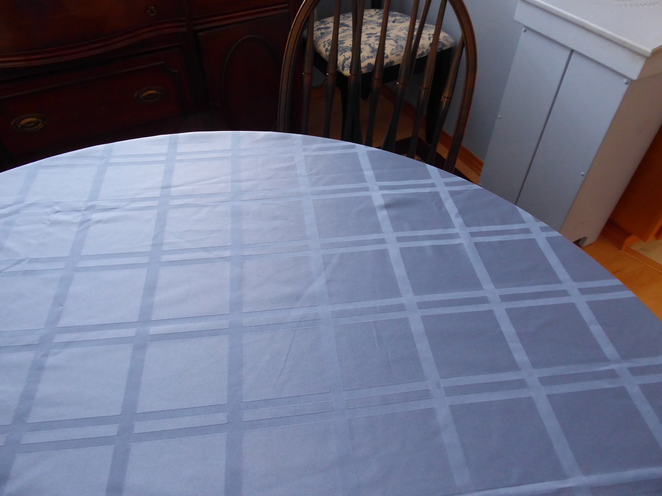 Elegant Oval Blue Window Pane Tablecloth 80x60 Inches - Silky Smooth Wedgwood Blue Dining Table Cover for Dinner Parties, Tea Parties & Special Occasions - Perfect for Formal Dining, Bridal Showers & Afternoon Tea Events