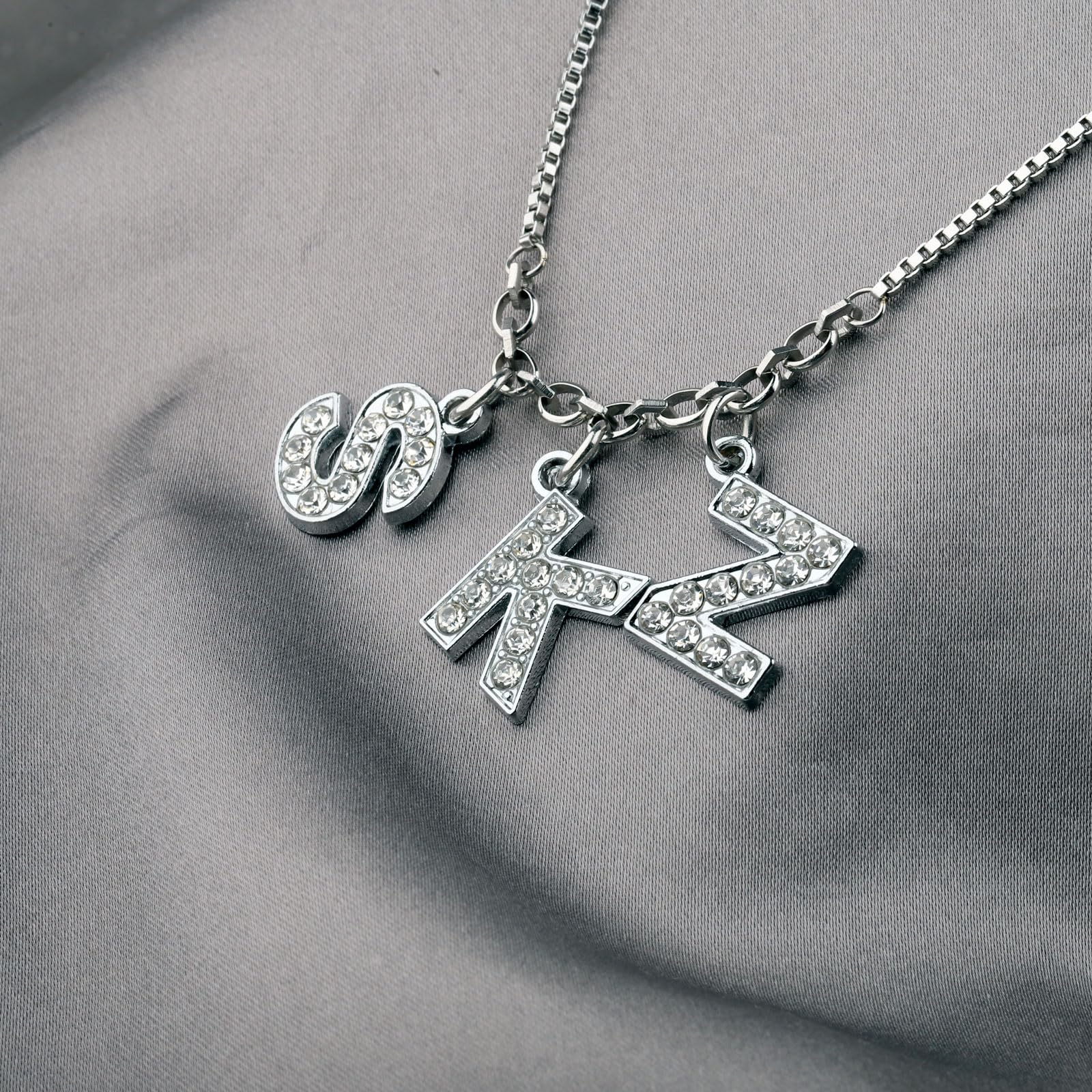 K-POP Boy Group Gift Set - SKZ STAY Keychain & Bracelet Jewelry for Fans - Perfect for Concerts, Fan Meetings & Daily Wear