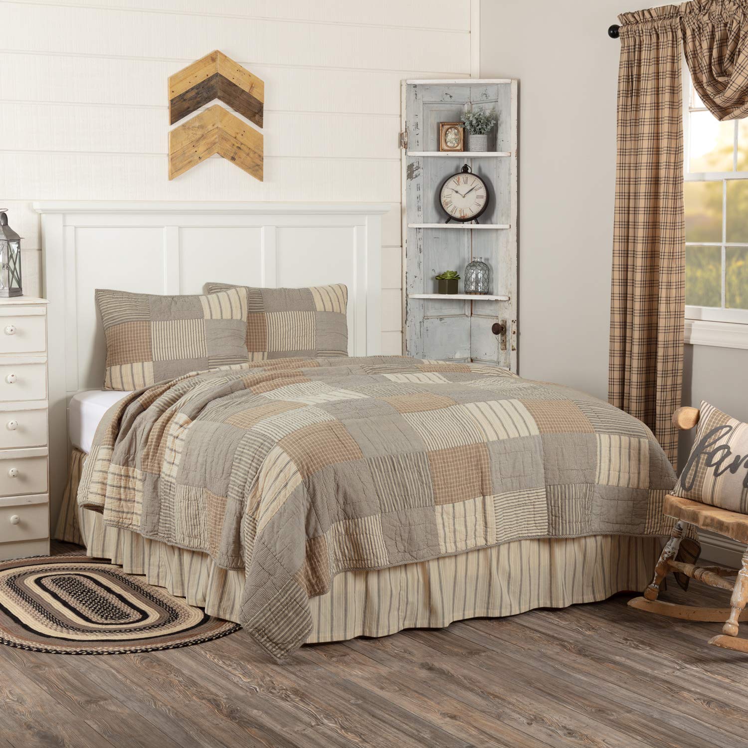 Sawyer Mill Charcoal Patchwork Farmhouse Reversible 3-Piece King Quilt Set - 1 King Quilt & 2 Pillow Shams | Rustic Bedroom Decor for Cozy Farmhouse Style