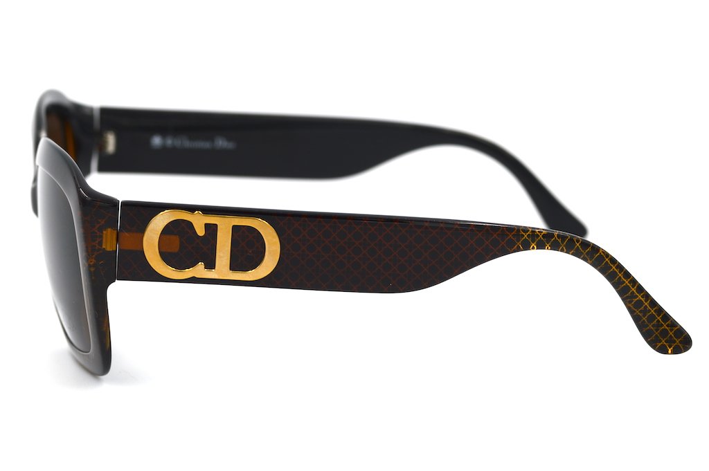 Christian Dior 2987 19E Sunglasses - Luxury Designer Shades for Women - UV Protection & Fashion Statement - Perfect for Beach, Driving & Outdoor Activities