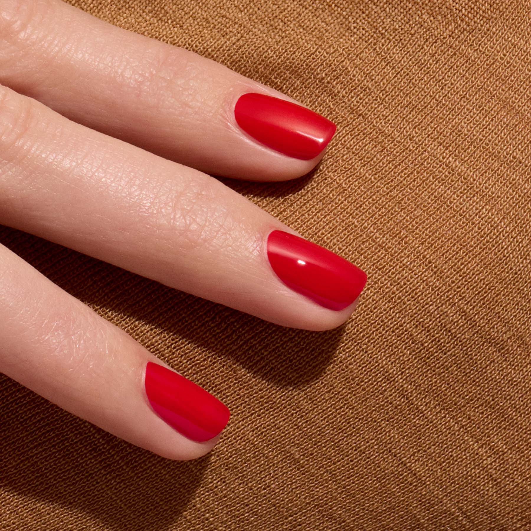 Green Flash Gel Polish - Poppy Red Nail Polish for Long-Lasting Manicures | Perfect for Nail Salons, Home Use & Special Occasions