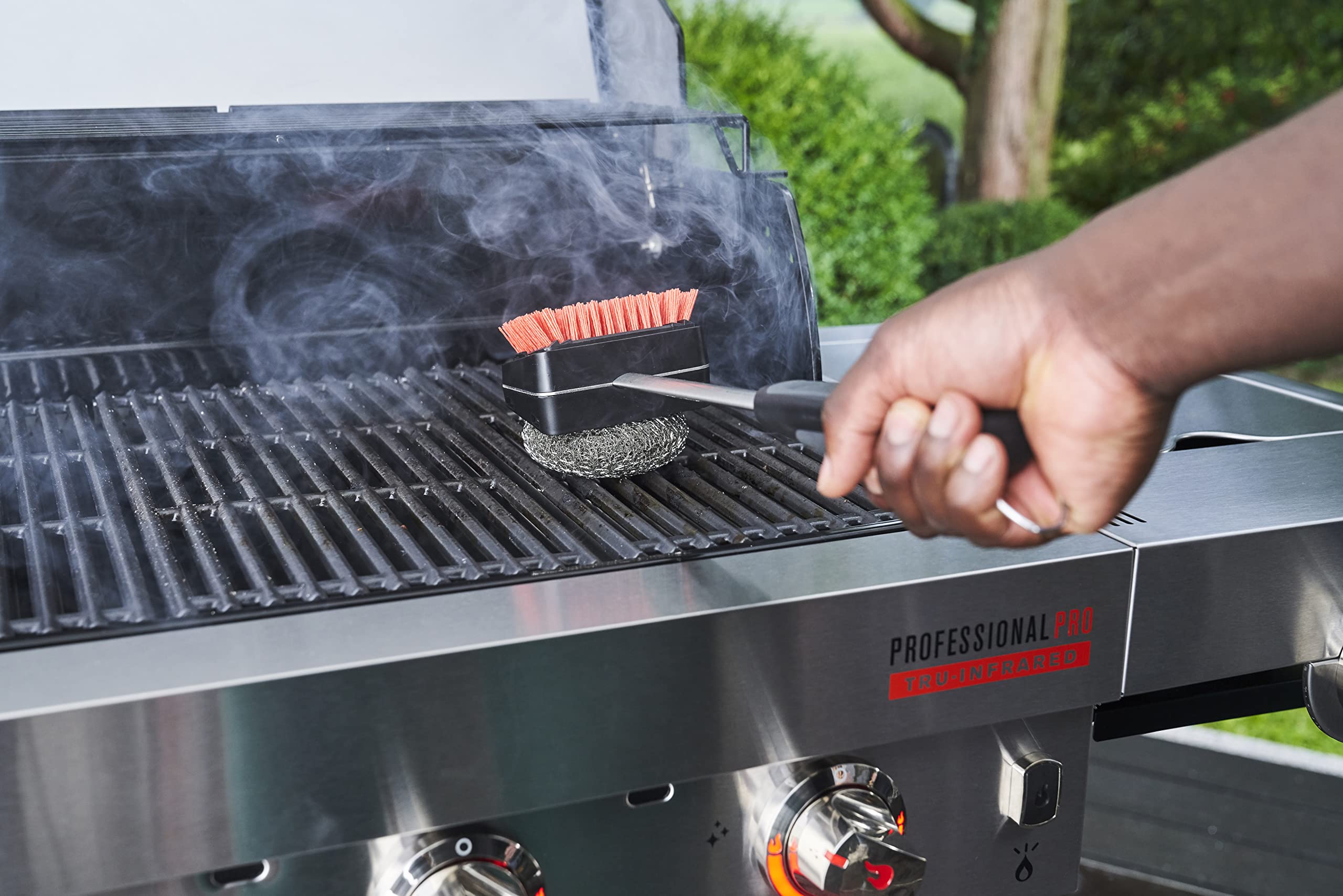 Char-Broil Premium Black Grill Brush - Heavy Duty Bristles for Hot & Cool Cleaning - Perfect for Gas, Charcoal, and Electric Grills - Outdoor BBQ & Backyard Cooking Essential