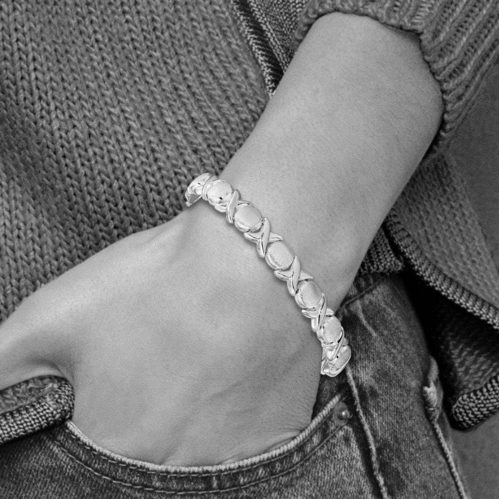 The Black Bow 9mm Sterling Silver Polished X and Satin O Link 7 Inch Bracelet - Perfect for Everyday Wear and Special Occasions