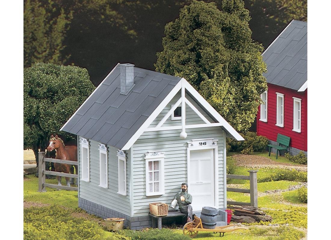 Piko 62238 G Scale Model Train Kit - Kings Gingerbread House for Christmas Village & Holiday Display | Perfect for Garden Railways, Winter Scenes & Train Enthusiasts