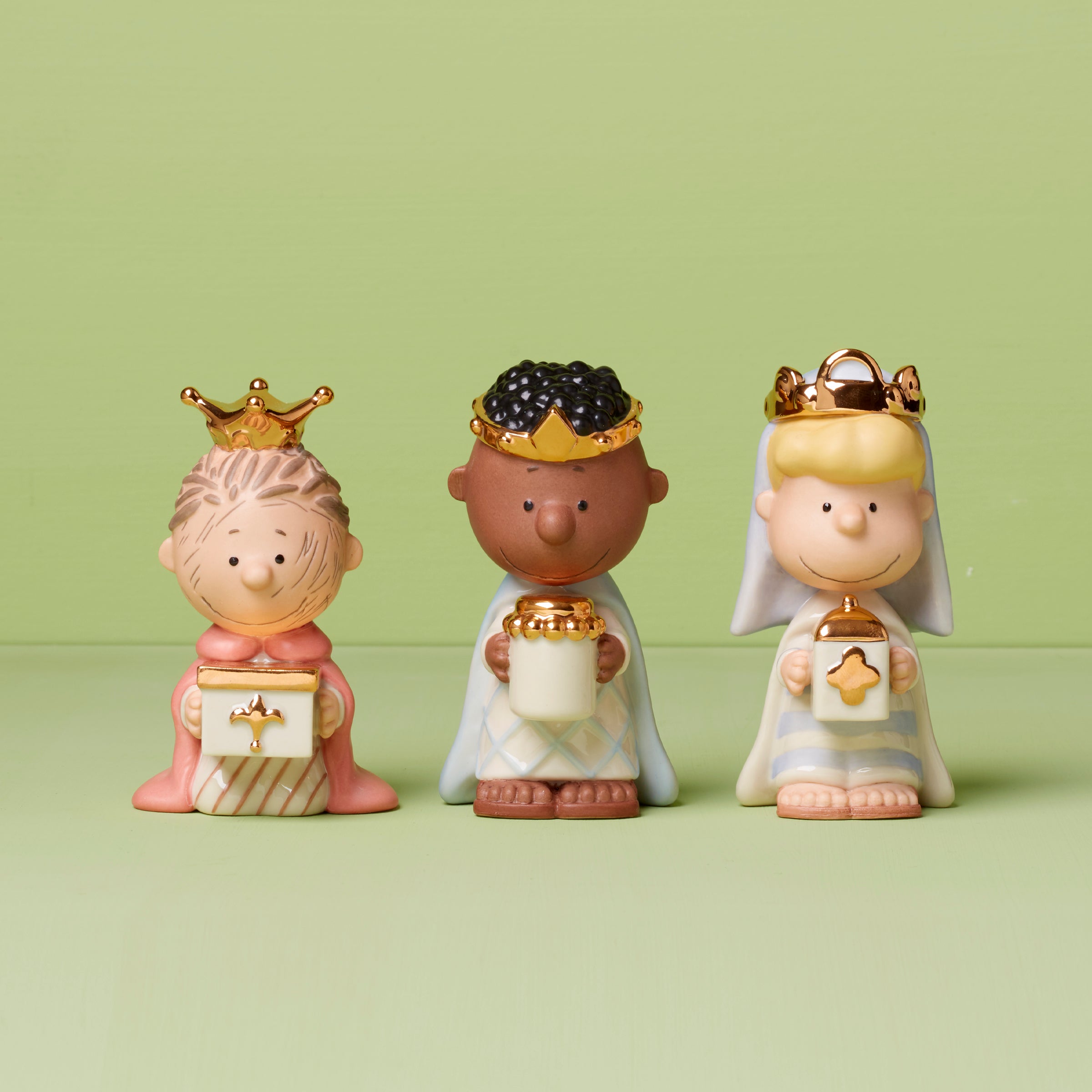 Peanuts Christmas Pageant 3 Kings Figurine - Collectible Snoopy Nativity Scene - Perfect for Holiday Decorations & Gift Giving