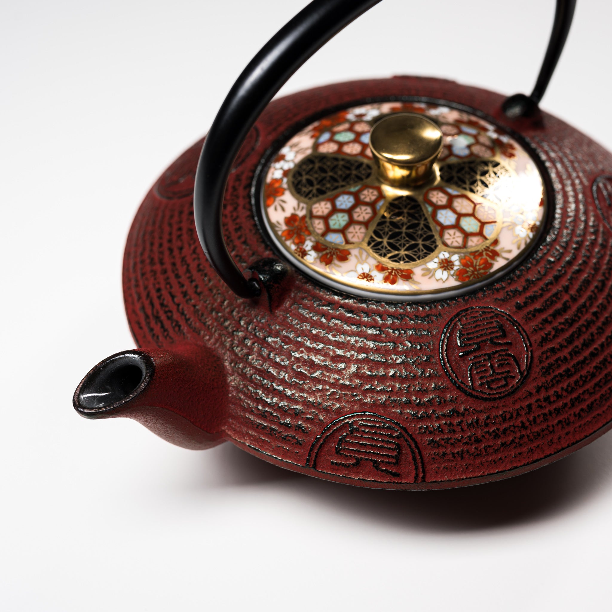 Authentic Japanese Kyo Kiyomizu Ware Cast Iron Teapot - 410ml Red Komon Pattern, Premium Nambu Ironware for Tea Brewing | Perfect for Home, Office & Traditional Tea Ceremonies