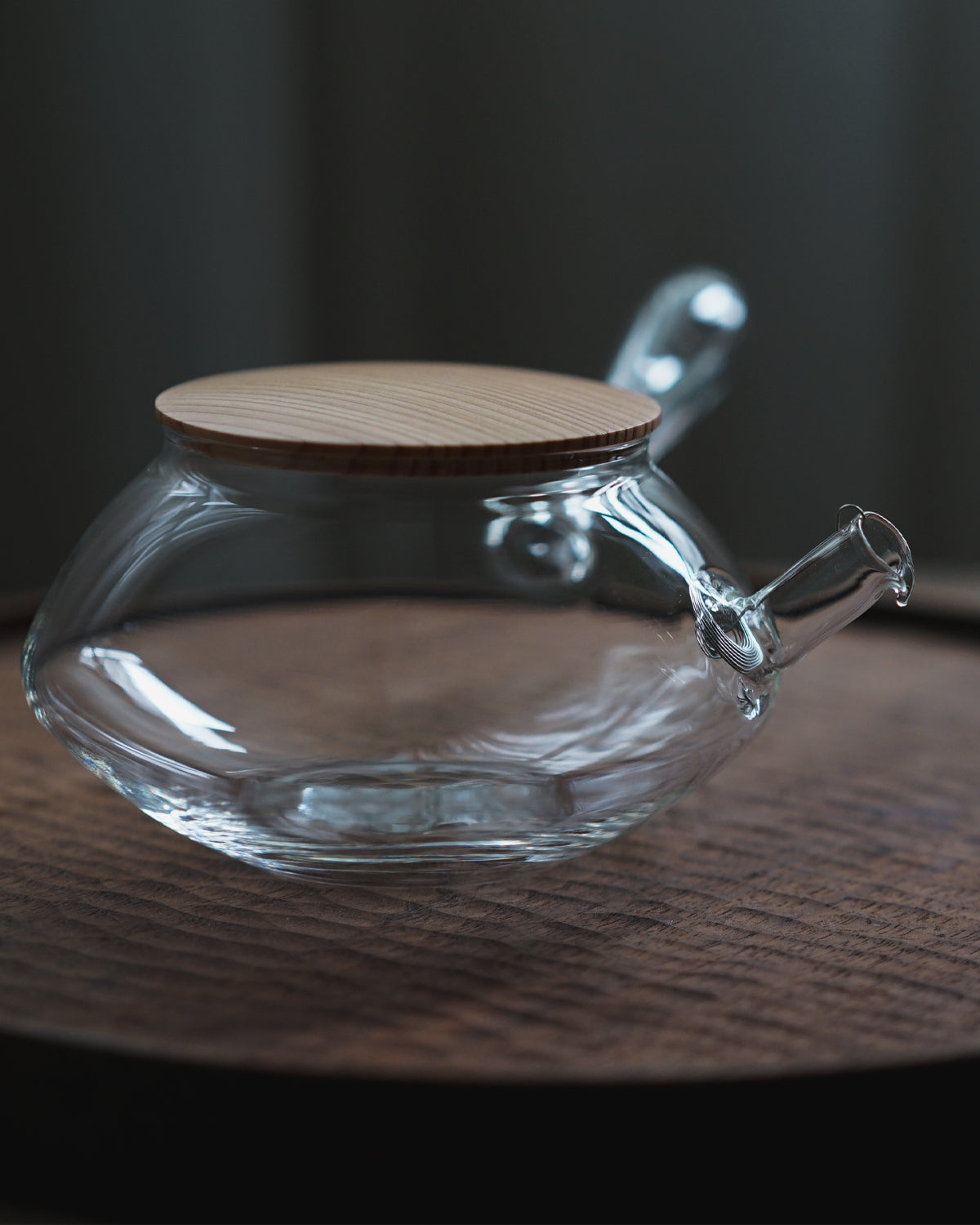 Premium Glass Teapot with Natural Wooden Lid - Handcrafted Loose Leaf Tea Infuser for Home & Office Use - Perfect for Green Tea, Herbal Tea & Blooming Tea Ceremonies