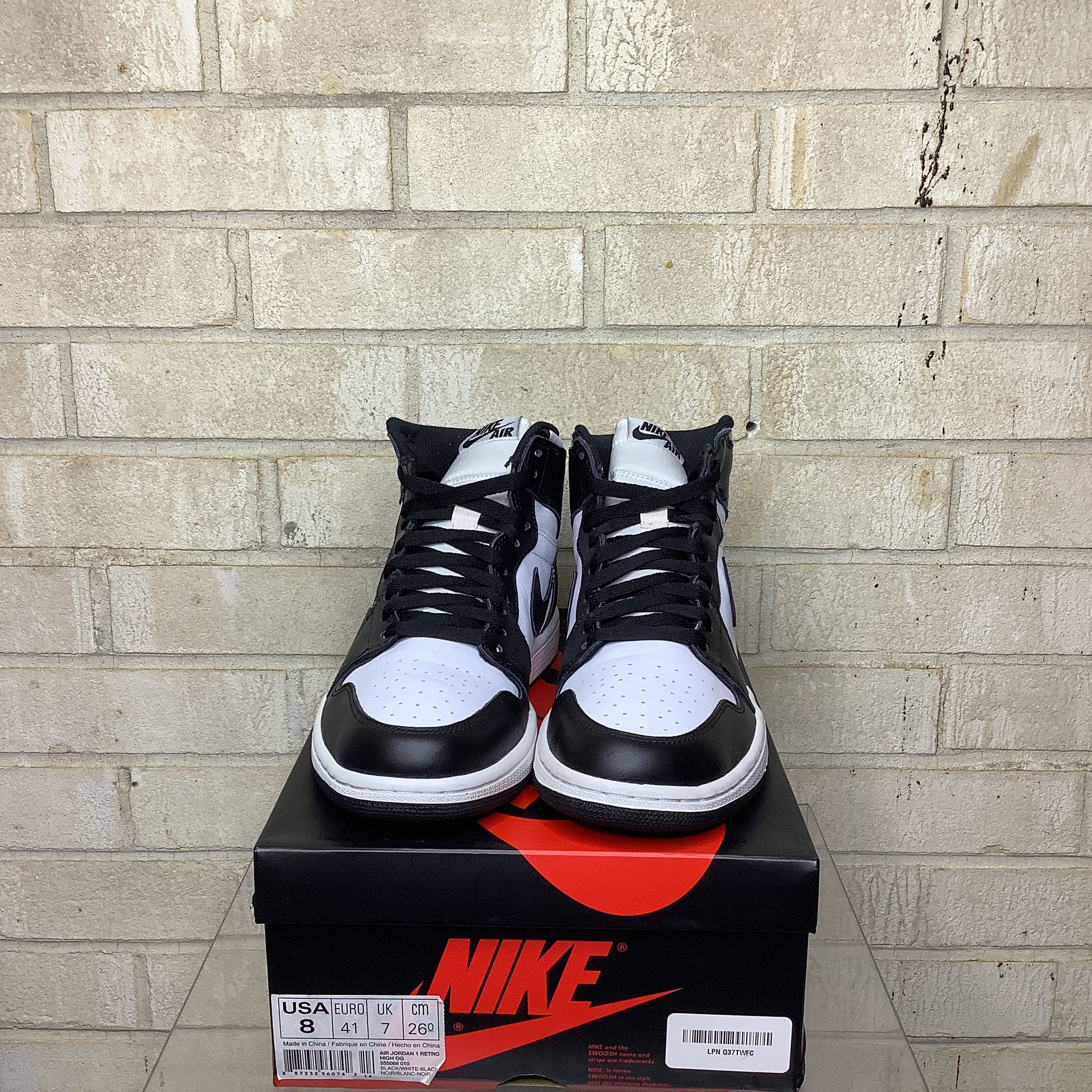 Original Air Jordan 1 Retro High OG 'Black/White' Men's Basketball Shoes Size 8 (555088-010) - Classic Sneakers for Streetwear, Casual & Sports Fashion