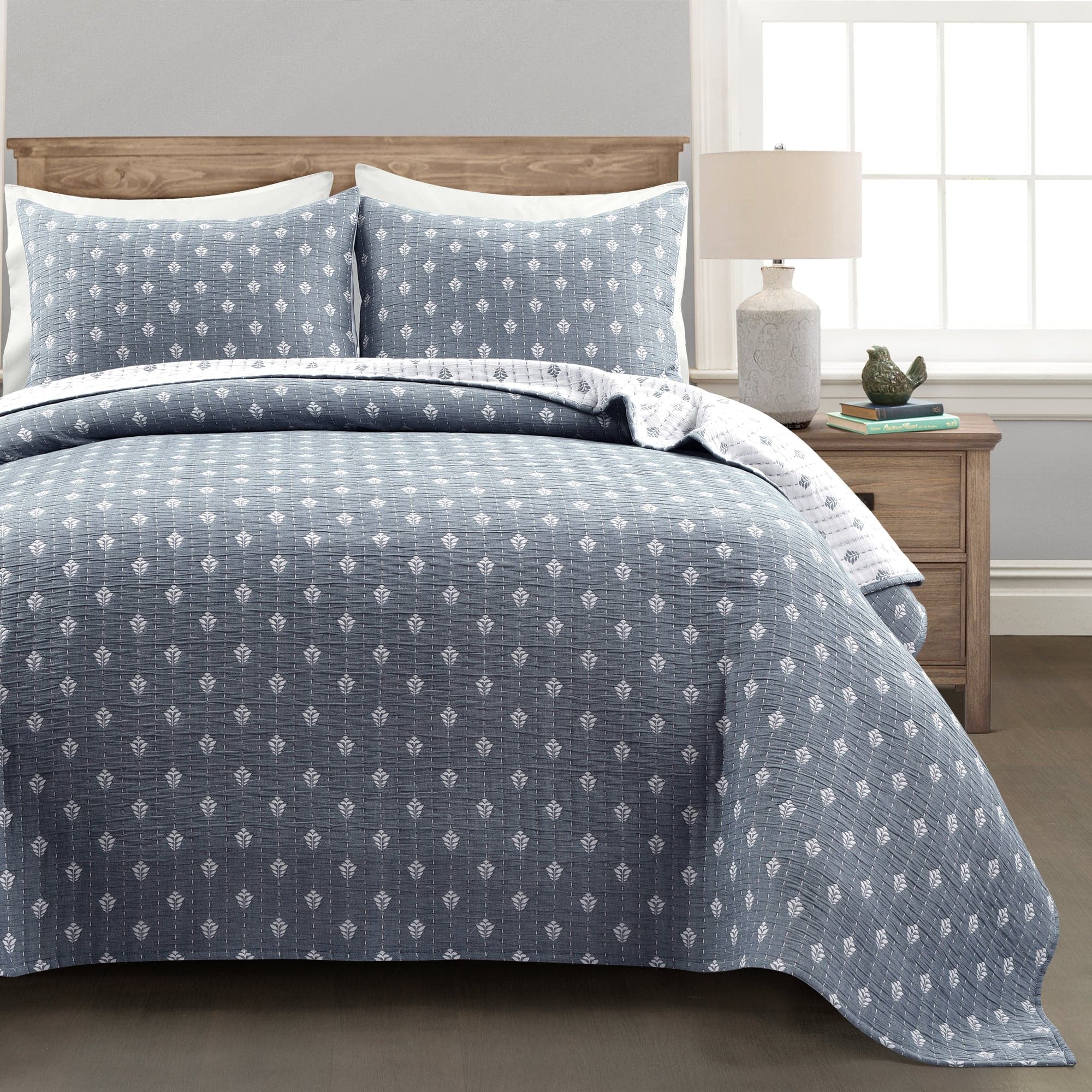 Hygge Kantha Hand-Stitched Yarn-Dyed Cotton Jacquard Quilt Coverlet Set - Cozy Bedding for Boho Chic & Farmhouse Style Bedrooms