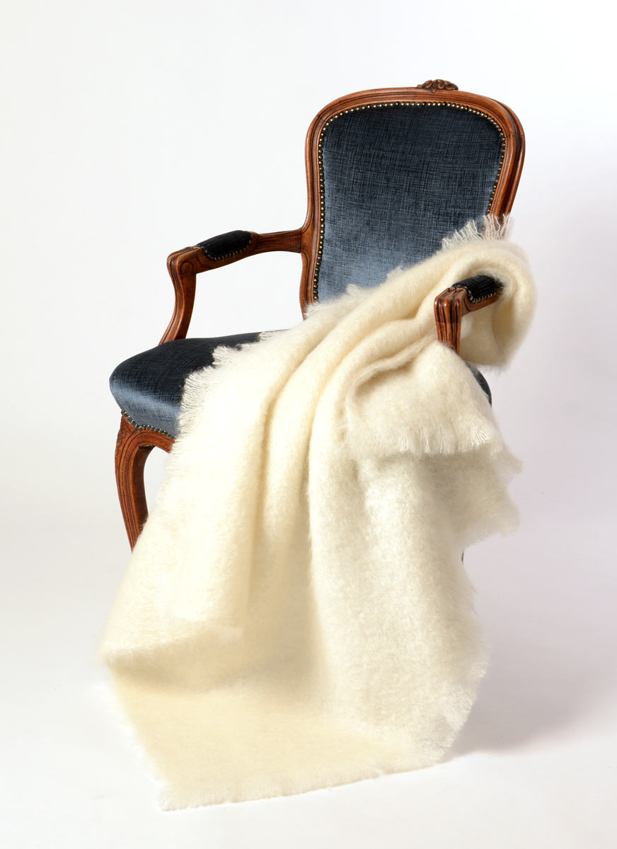 Luxury Soft Cream Mohair Throw Blanket - Cozy & Warm Knit Blanket for Sofa, Bed, and Couch - Perfect for Winter, Living Room Decor, and Gift Giving