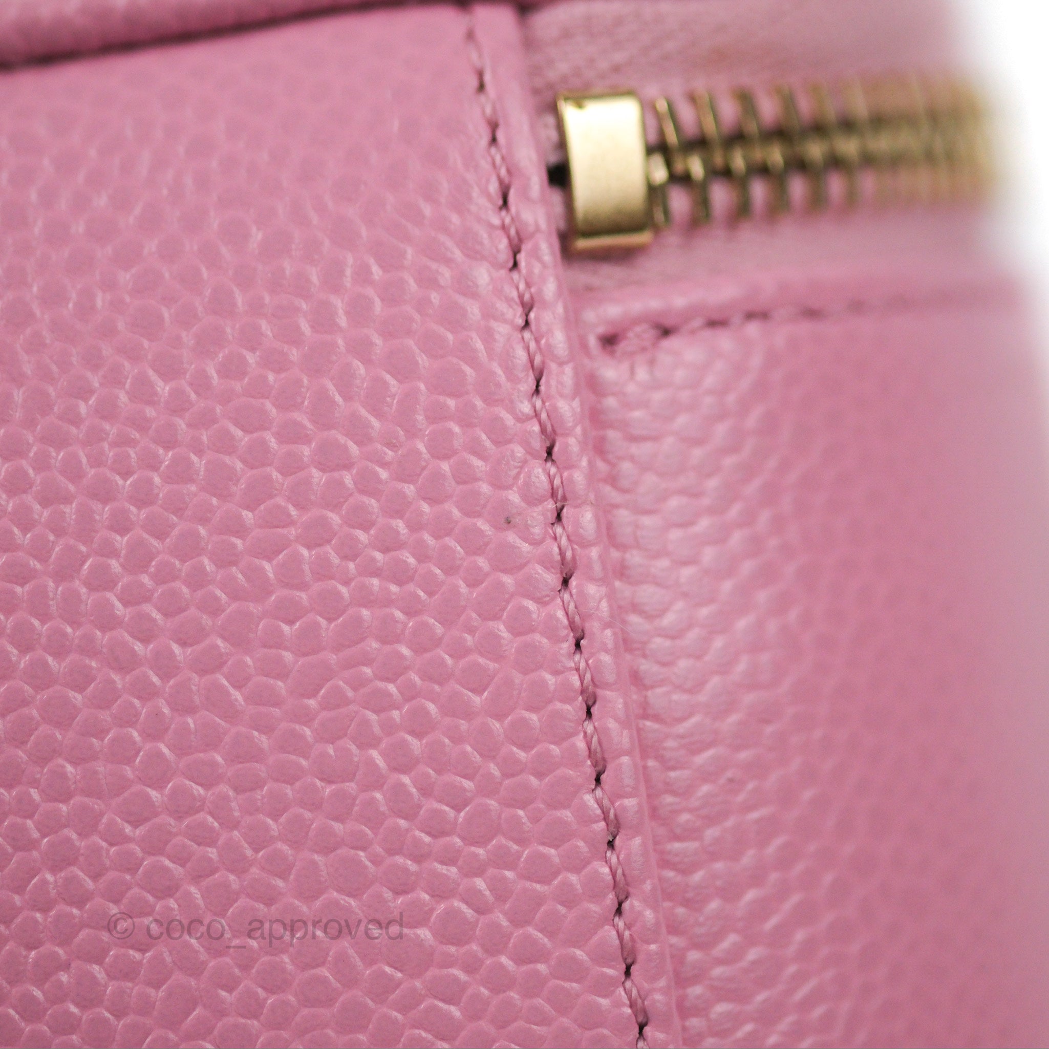 Chanel Caviar Quilted Small Vanity Case Handbag in Light Pink | Luxury Crossbody Bag for Women | Perfect for Date Night, Parties & Travel