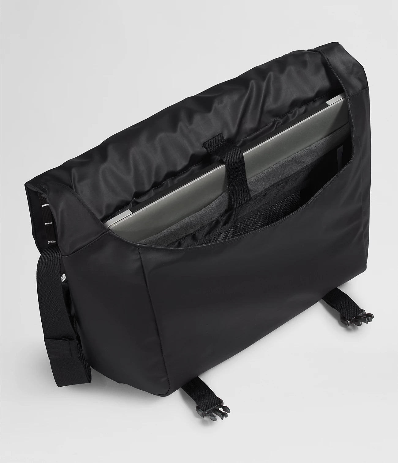 The North Face Base Camp Voyager Messenger Bag - Durable Water-Resistant Laptop Crossbody Bag for Men & Women - Perfect for Travel, Work & Outdoor Adventures