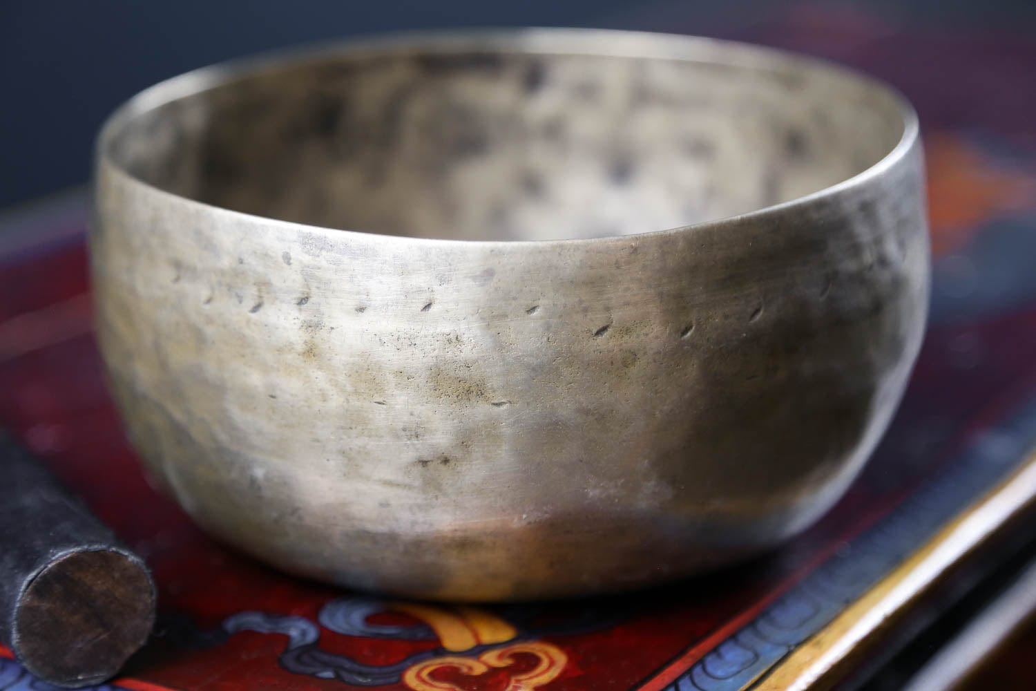 Heart Chakra Singing Bowl - Antique Tibetan Meditation Bowl for Sound Healing, Yoga & Spiritual Balance | Perfect for Meditation, Reiki & Energy Cleansing
