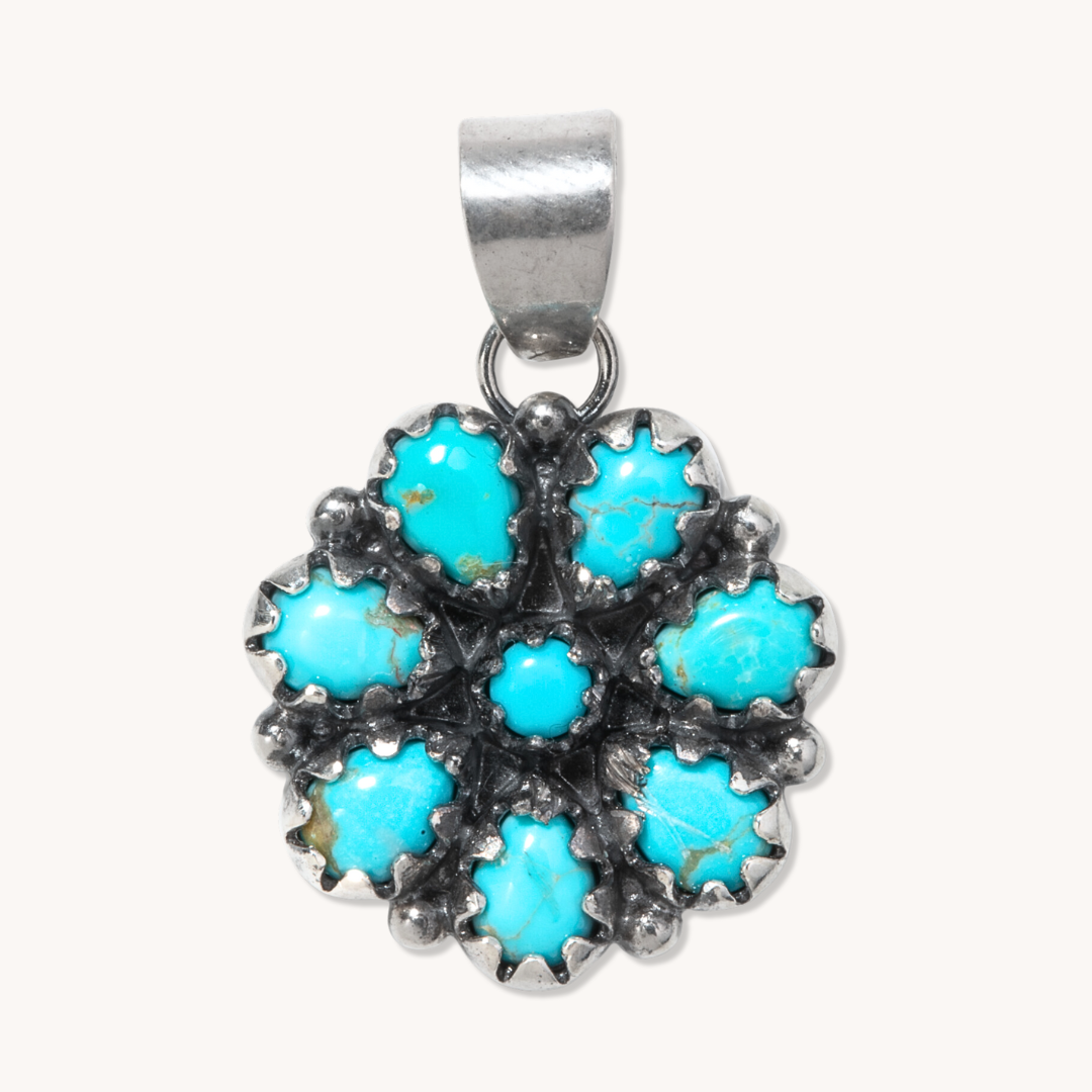 Radiante Turquoise Mesa Flower Pendant Necklace - Handmade Southwest Jewelry for Women - Perfect for Boho Fashion, Gift Giving & Special Occasions