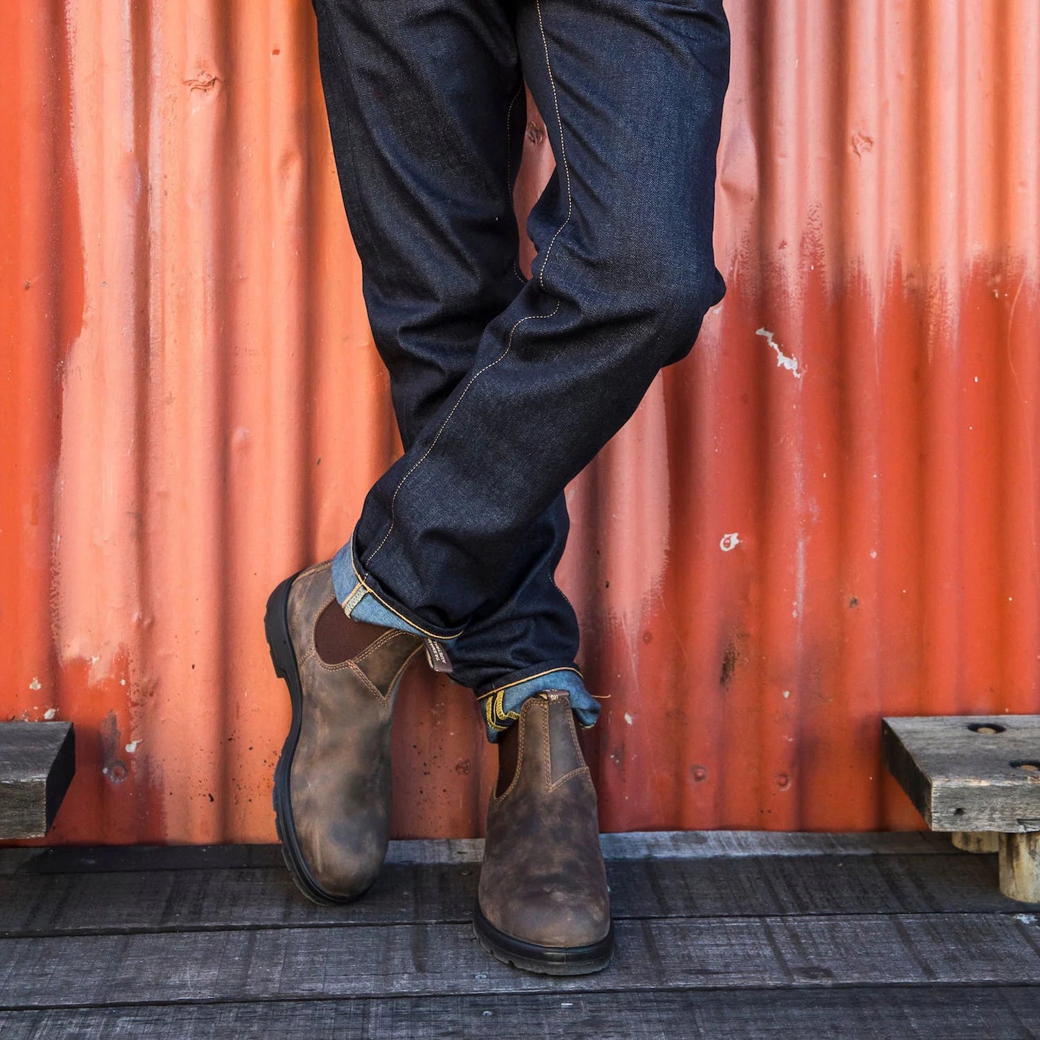 Blundstone 585 Classic Chelsea Boots - Rustic Brown Leather Ankle Boots for Men & Women | Comfortable & Durable for Work, Outdoor & Casual Wear