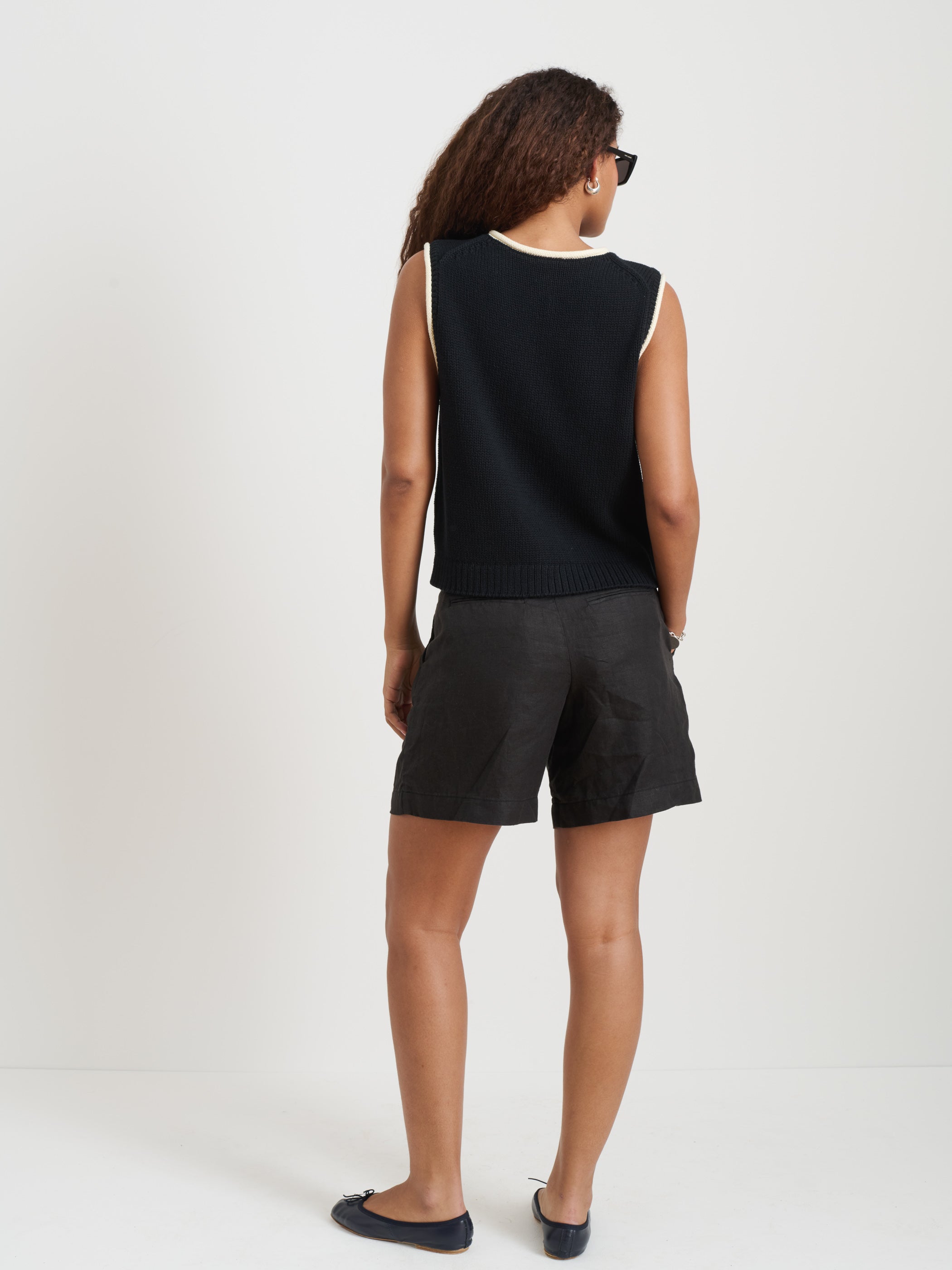 Women's Cotton Bridget Tipped Vest - Stylish Layering Piece for Fall & Winter Fashion | Casual Wear, Office Outfits, and Outdoor Activities