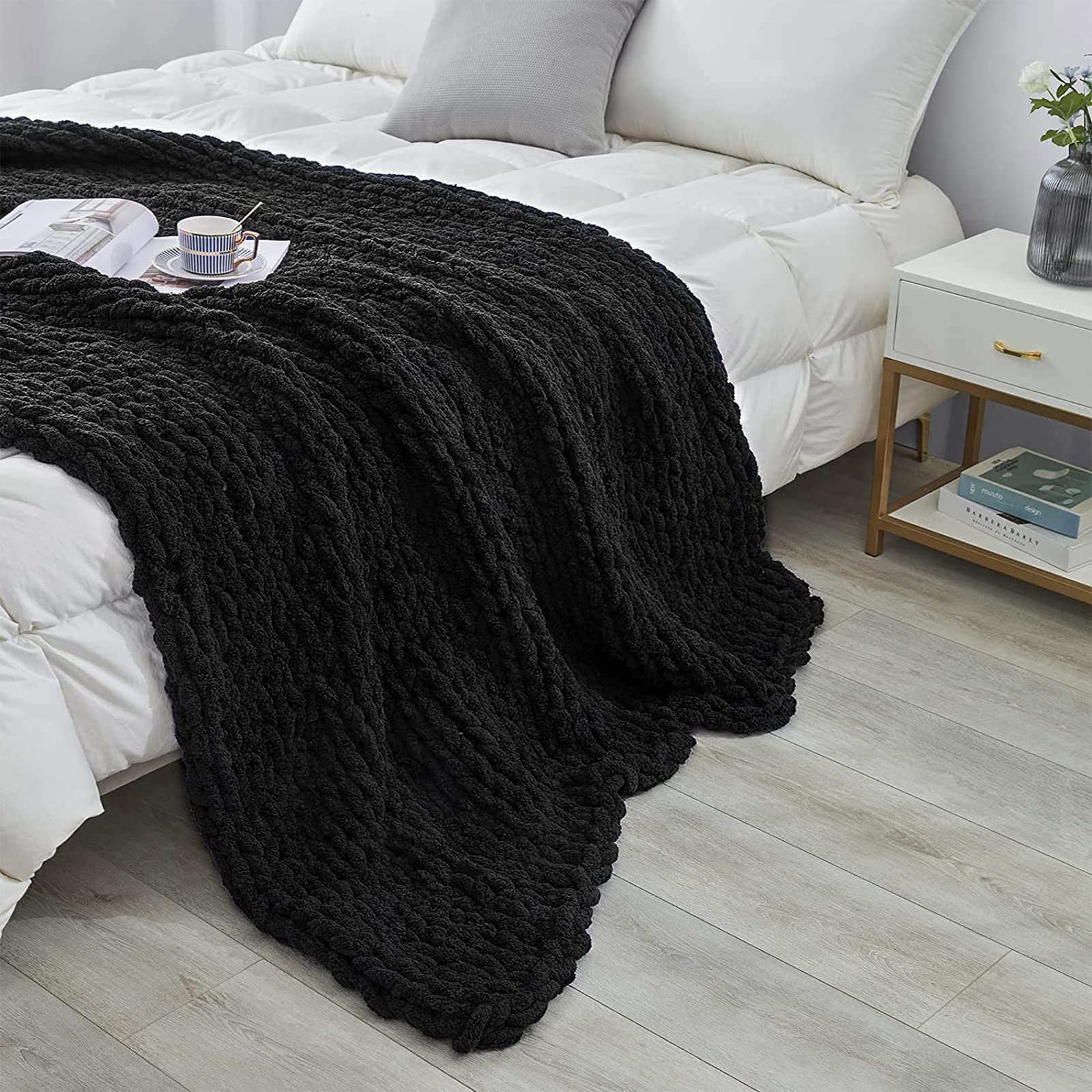 XYXH Super Chunky Knit Blanket - Soft Chenille Weighted Throw for Sofa & Bed - 80x80cm Cozy Knitted Blanket in Black | Perfect for Winter Nights, Movie Time & Home Decor