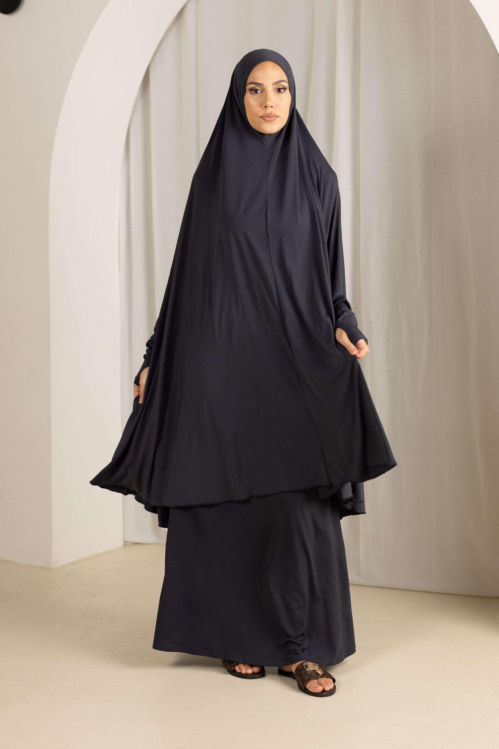 Premium Jilbab Prayer Set in Elegant Black Shades - Perfect for Islamic Prayer, Mosque Visits, and Modest Fashion