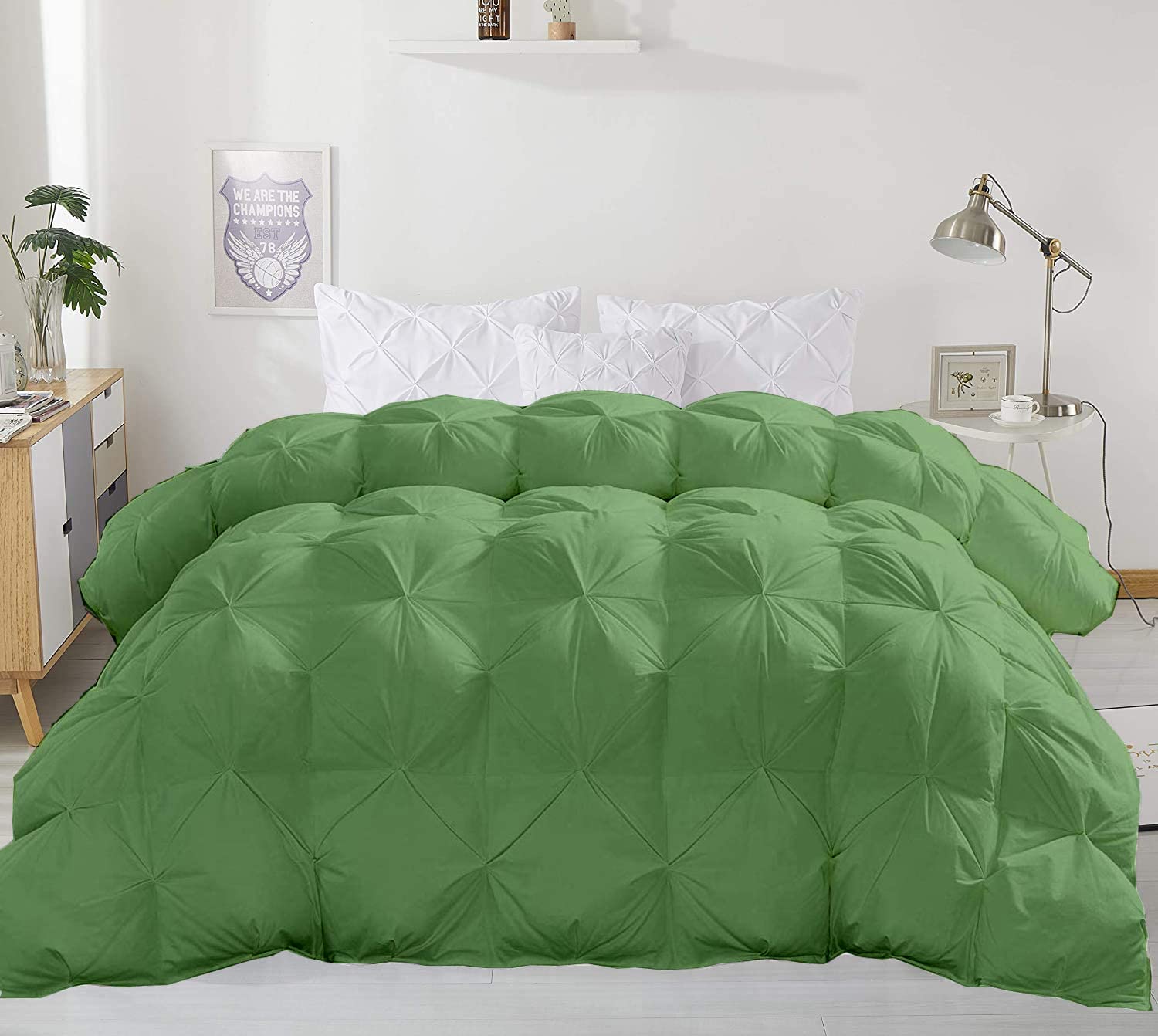 Premium 100% Egyptian Cotton Moss All-Season Down Comforter - King Size 102x90 Inches, 1000 Thread Count 750 GSM Pinch Pleated Duvet with Corner Tabs - Solid Moss Green - Perfect for Luxury Bedrooms & Cozy Winter Nights