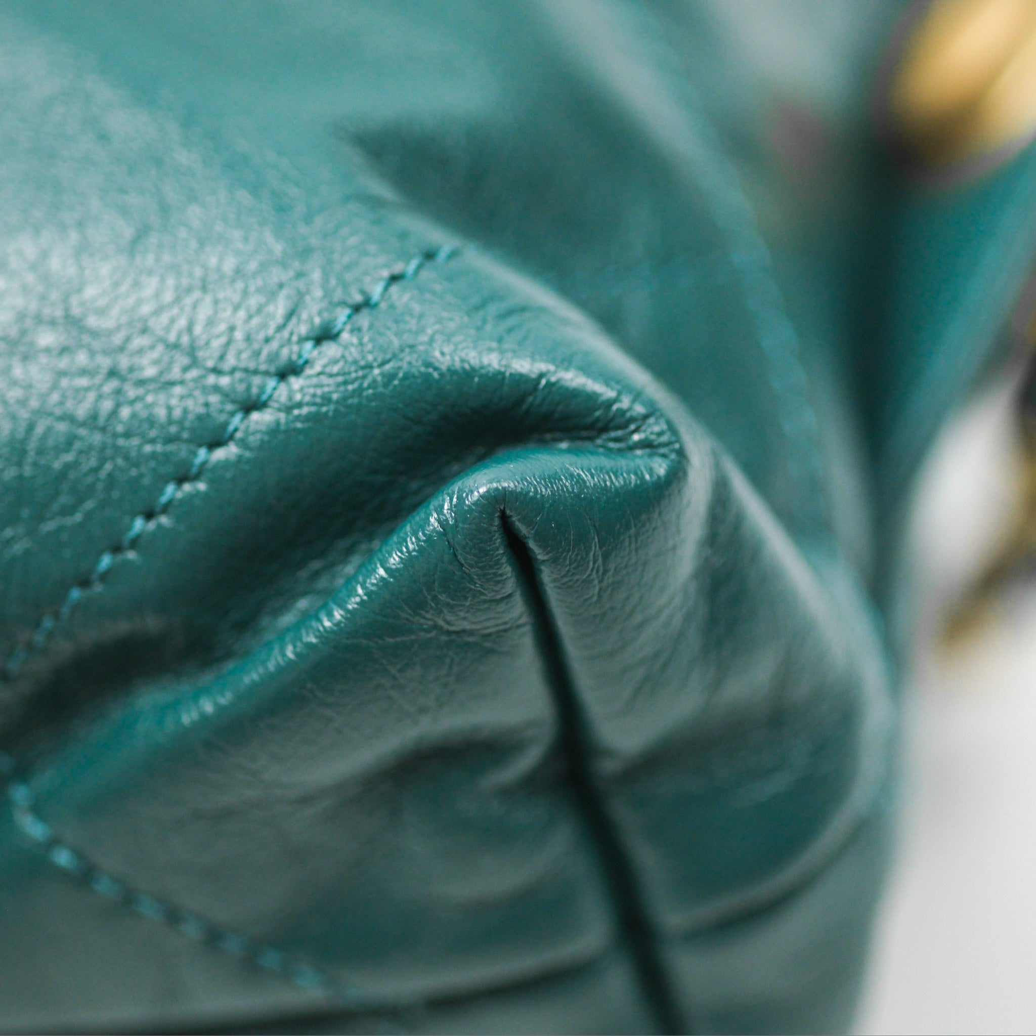 Chanel 22 Small Quilted Backpack in Green Shiny Calfskin Leather - Luxury Designer Handbag for Women, Perfect for Everyday Use & Fashion Outings