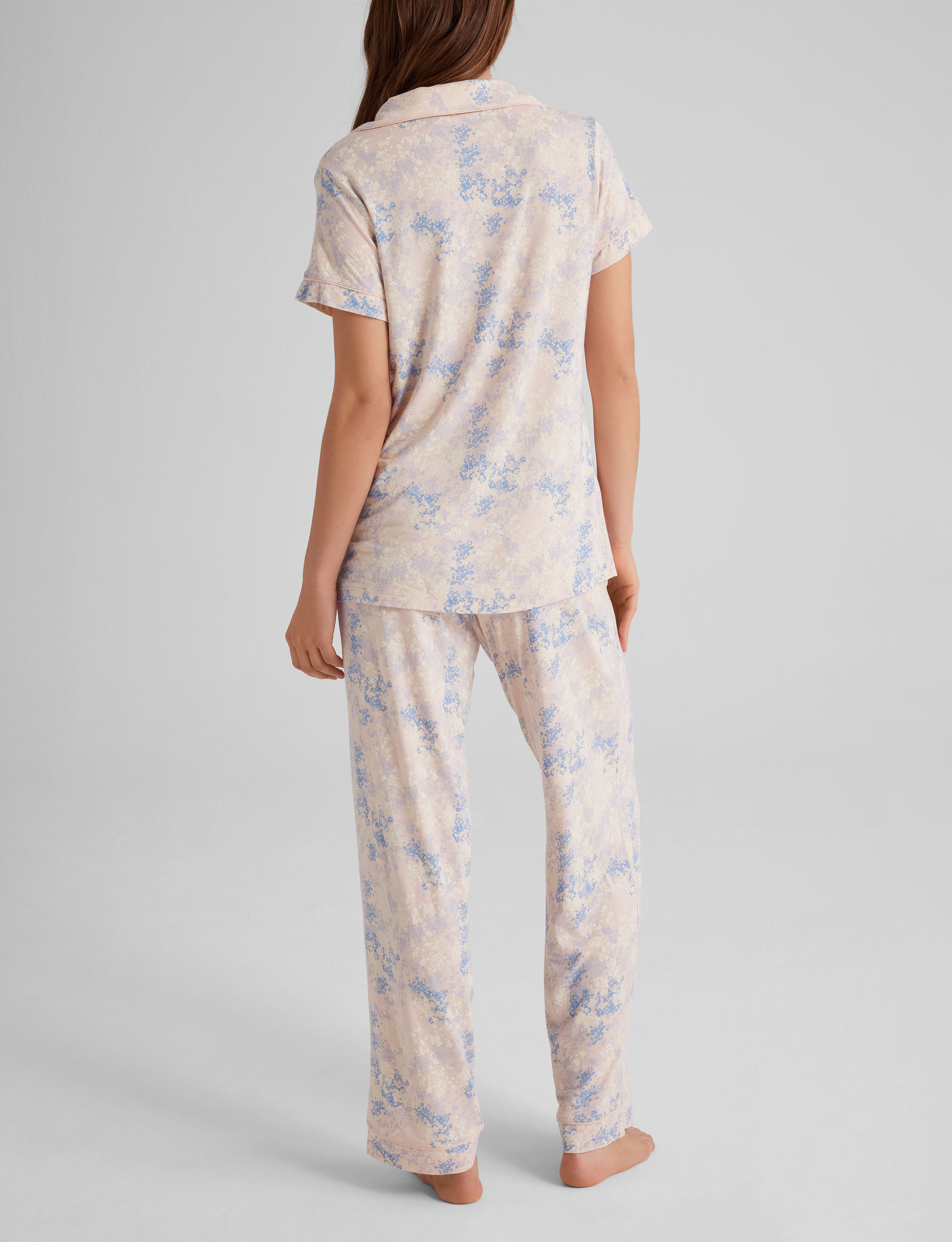 Cozy Women's Pajama Set - Soft Sleepwear Top & Lounge Pants for Relaxing at Home | Perfect for Nighttime Comfort & Lounging