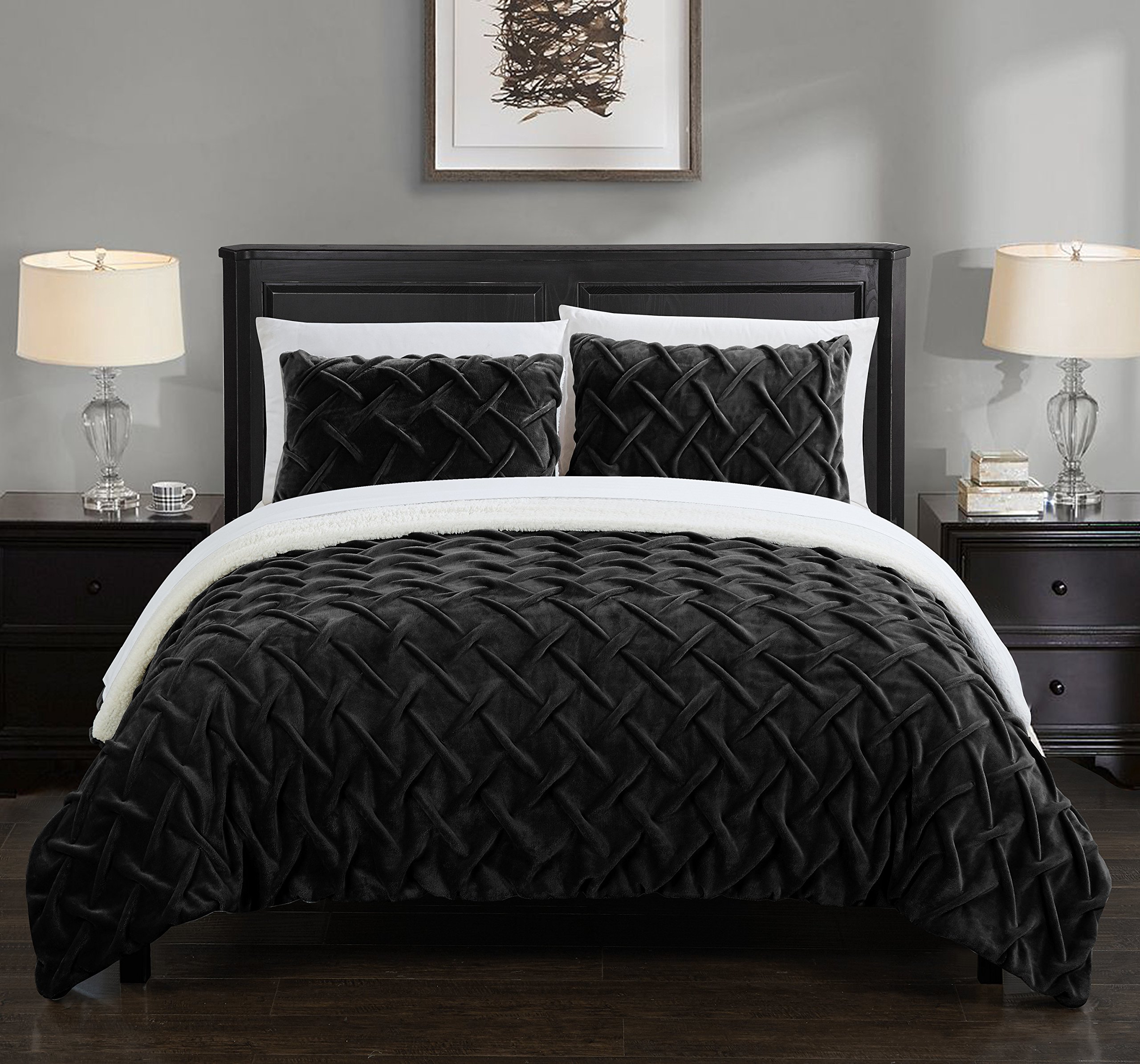 Luxury Naama Comforter Set - Ultra Soft Micro Mink & Sherpa Lined Bedding with Criss Cross Design & Decorative Pillow Shams - King Size Black - Perfect for Master Bedroom, Guest Room & Cozy Winter Nights