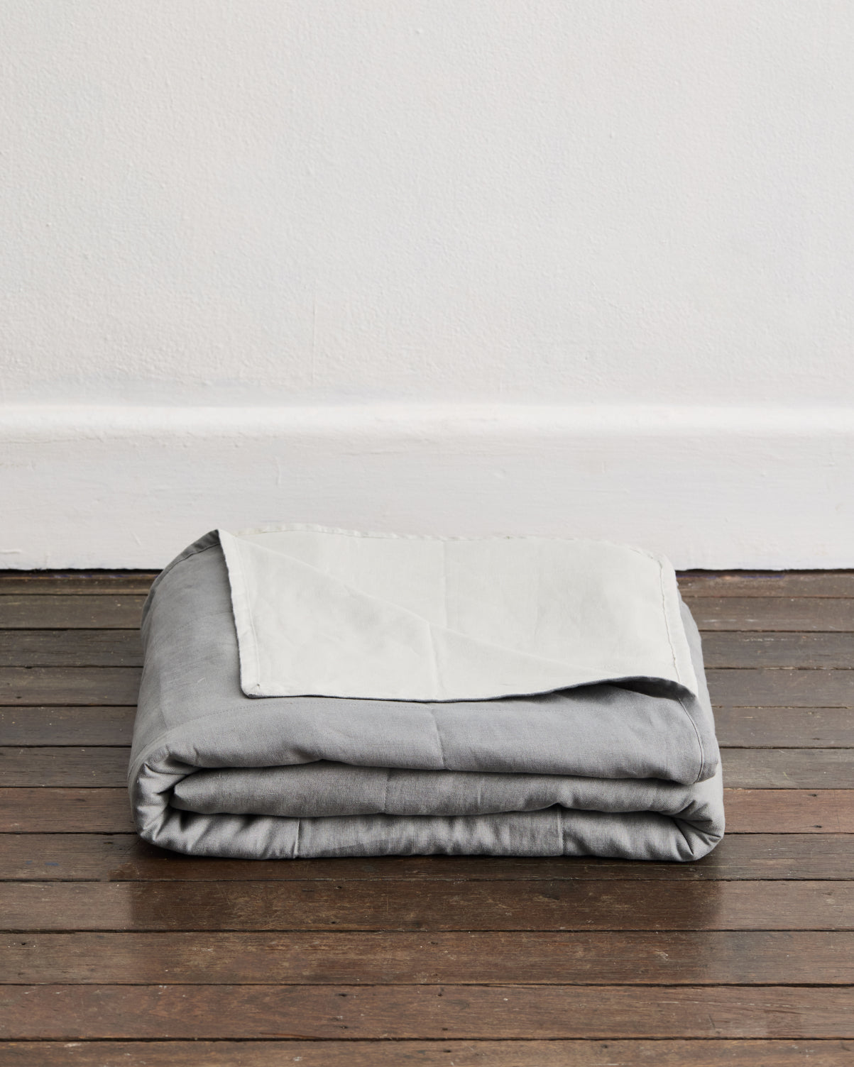 Mineral & Fog Two-Tone Quilt - Soft & Stylish Bedding Set for All Seasons - Perfect for Cozy Nights, Guest Rooms, and Home Decor