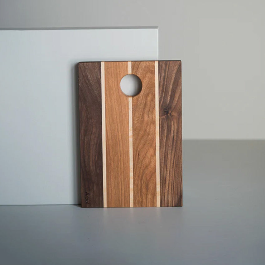 Premium Garlic Cutting Board - Non-Slip Bamboo Wood Chopping Board with Juice Groove - Perfect for Garlic, Herbs, Vegetables & Meal Prep - Ideal for Home Kitchen & Professional Chefs