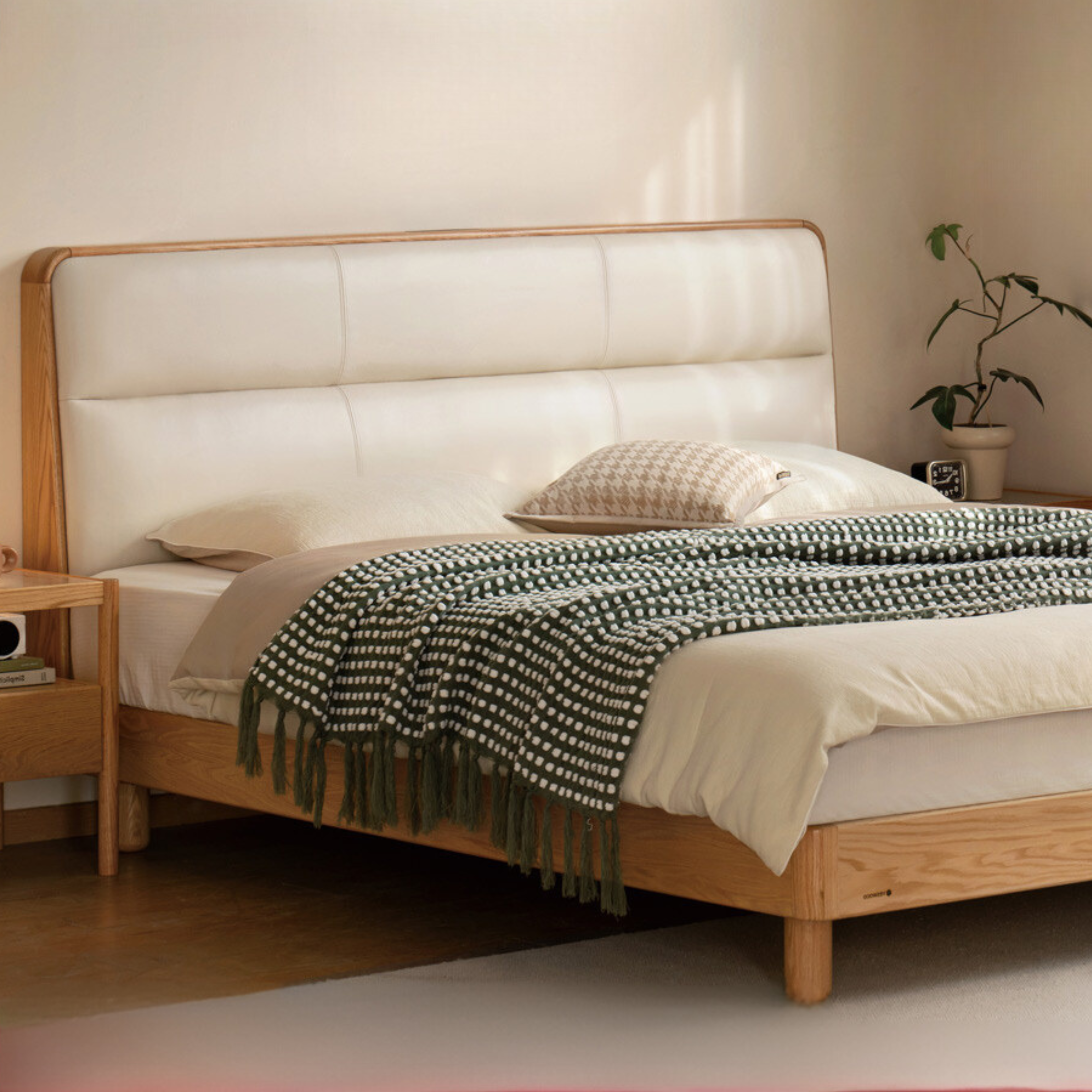 Solid Oak Wood Genuine Leather Upholstered Soft Bed - Perfect for Master Bedroom, Guest Room & Cozy Home Decor