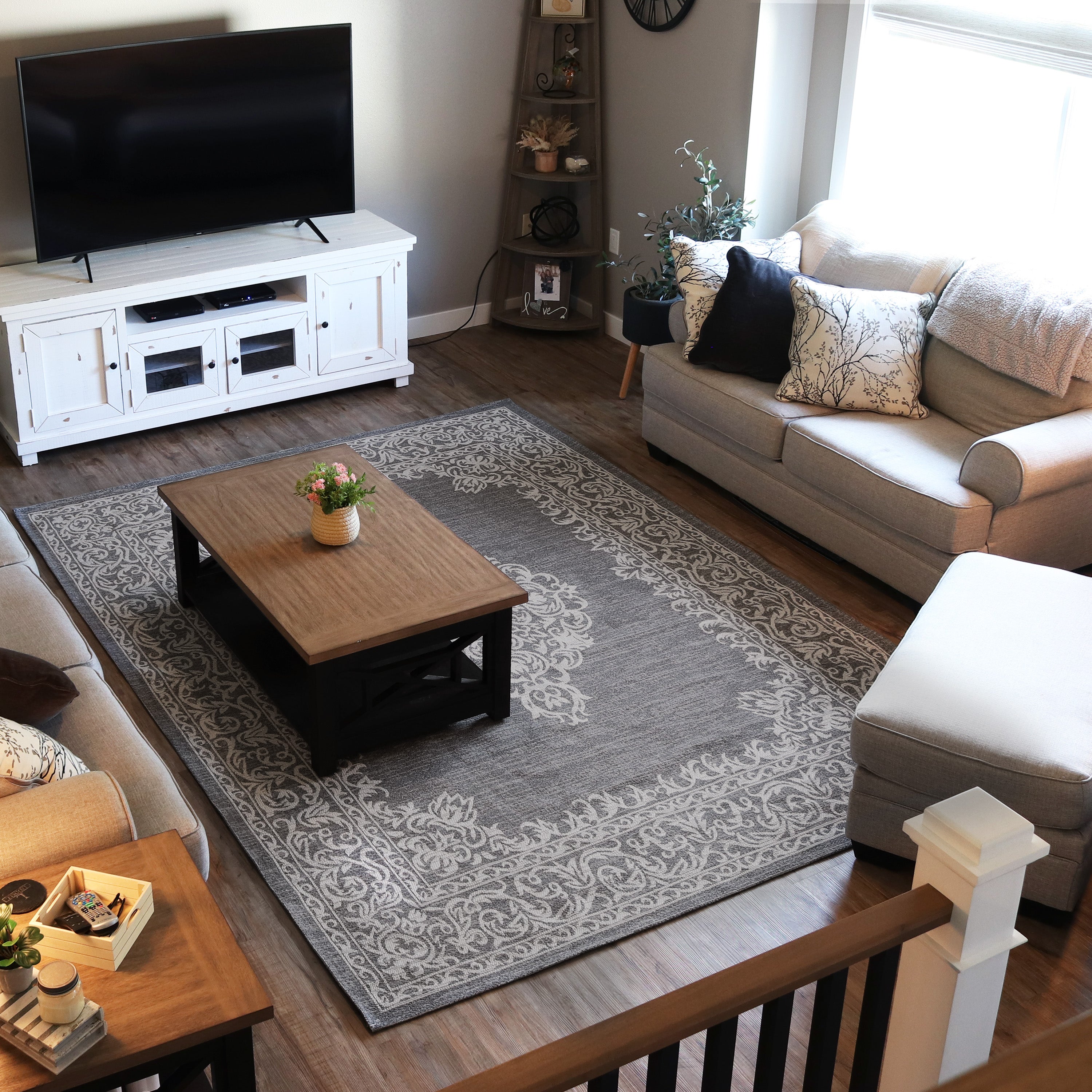 Stylish Sunnydaze Indoor Area Rug - Soft & Durable for Living Room, Bedroom & Home Decor - Perfect for Cozy Spaces & Modern Interiors