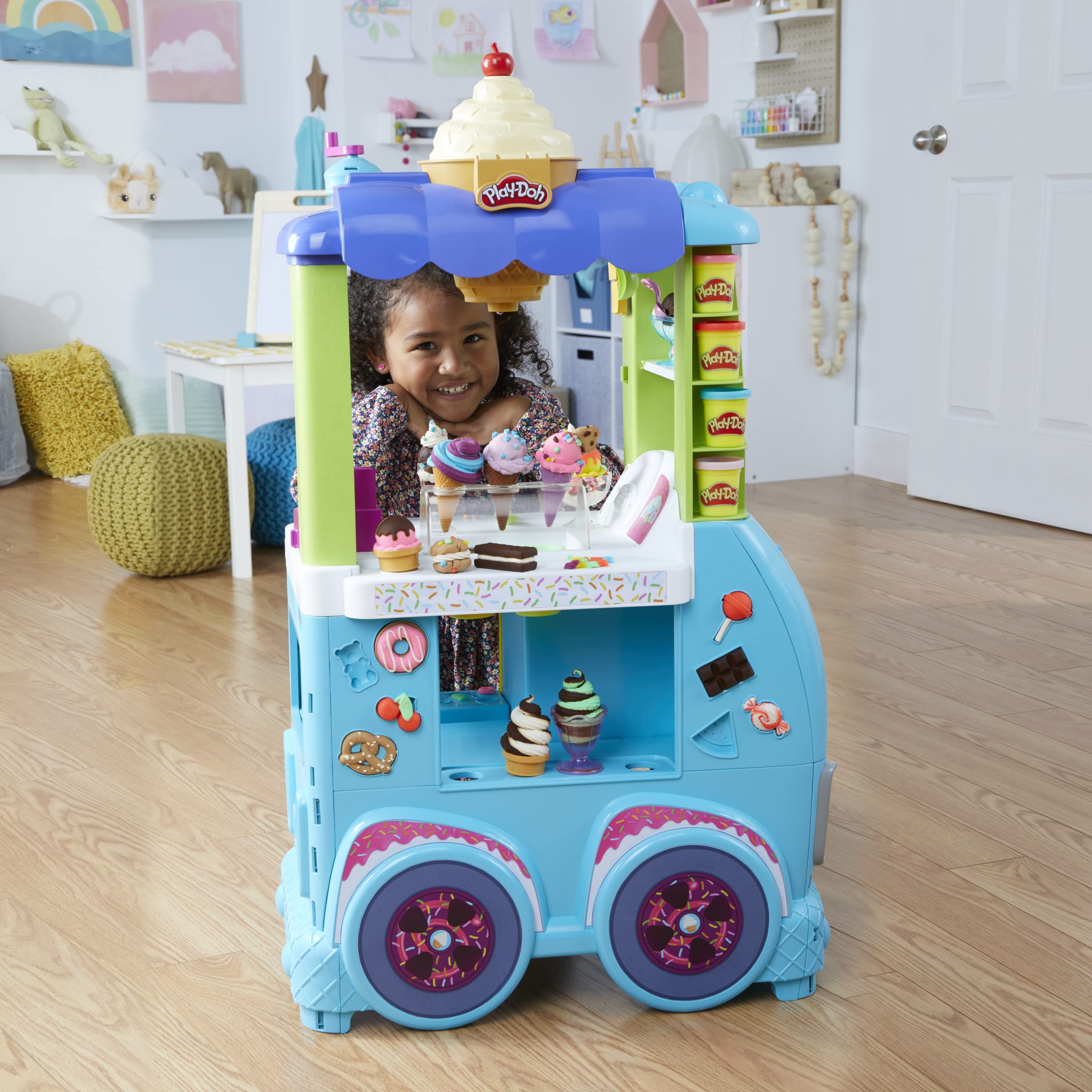 Play-Doh Ultimate Ice Cream Truck Playset - Pretend Play Toy for Kids Ages 3+ - Creative Fun with Modeling Clay for Birthday & Party Activities