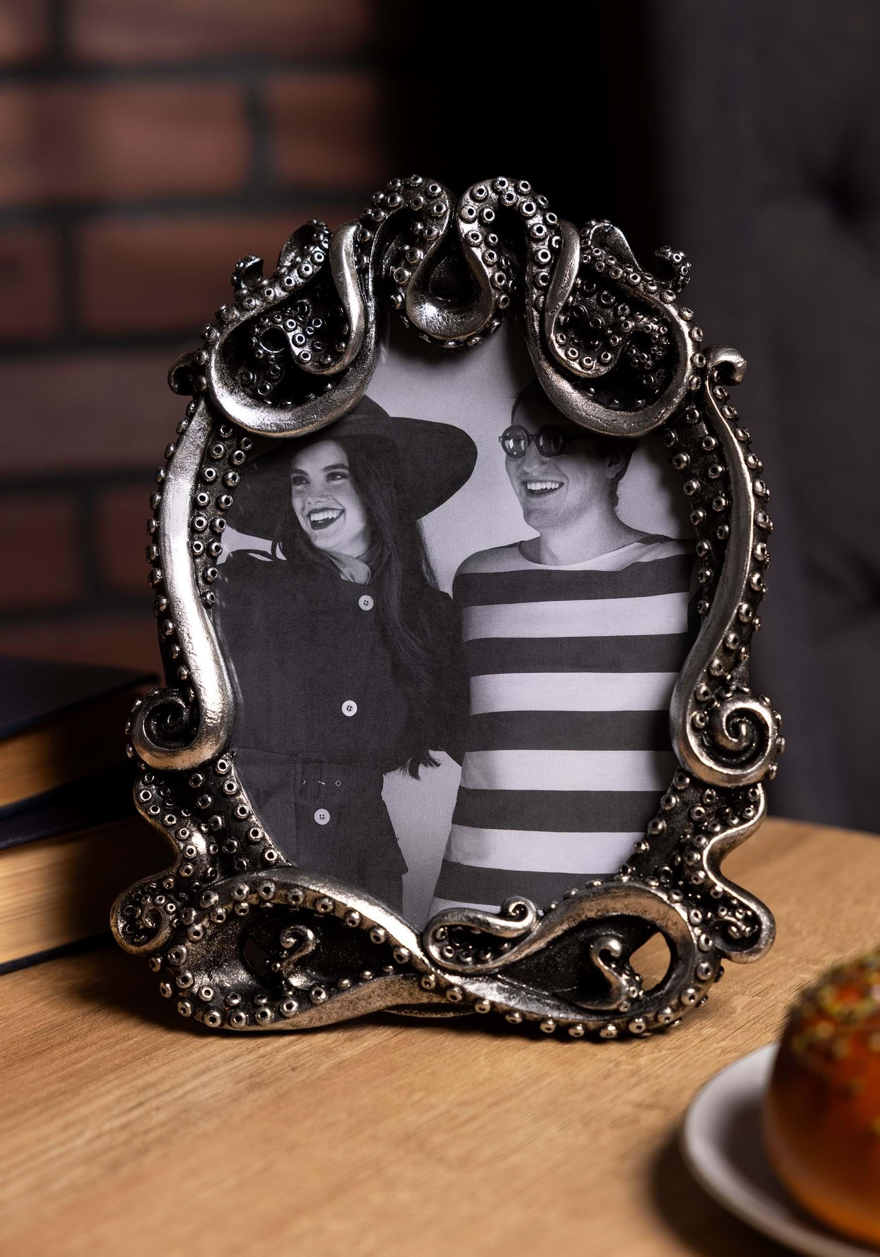 Alchemy Kraken Photo Frame Ornament 18.5x23.5cm (7.3x9.3 Inches) - Unique Octopus-Themed Wall Decor for Home, Office & Gifts | Perfect for Displaying Memories in Living Room, Bedroom or Workspace