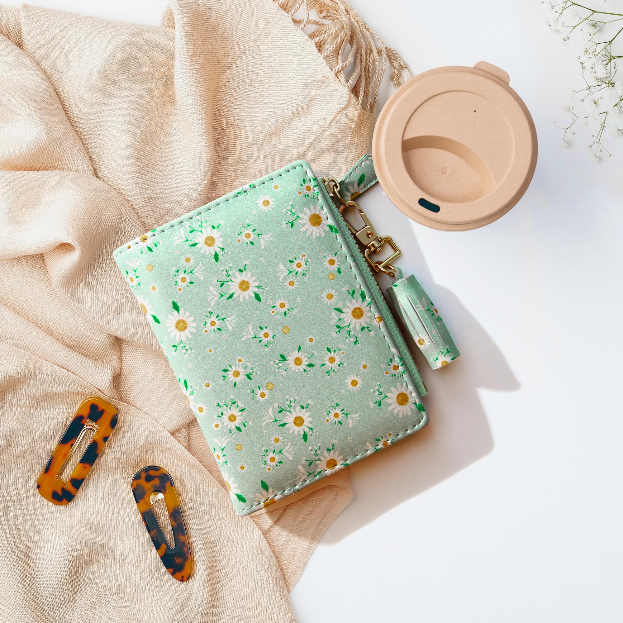GEEAD Slim Bifold Wallet for Women with Zipper & ID Card Holder - Compact Coin Purse for Everyday Use, Travel & Shopping