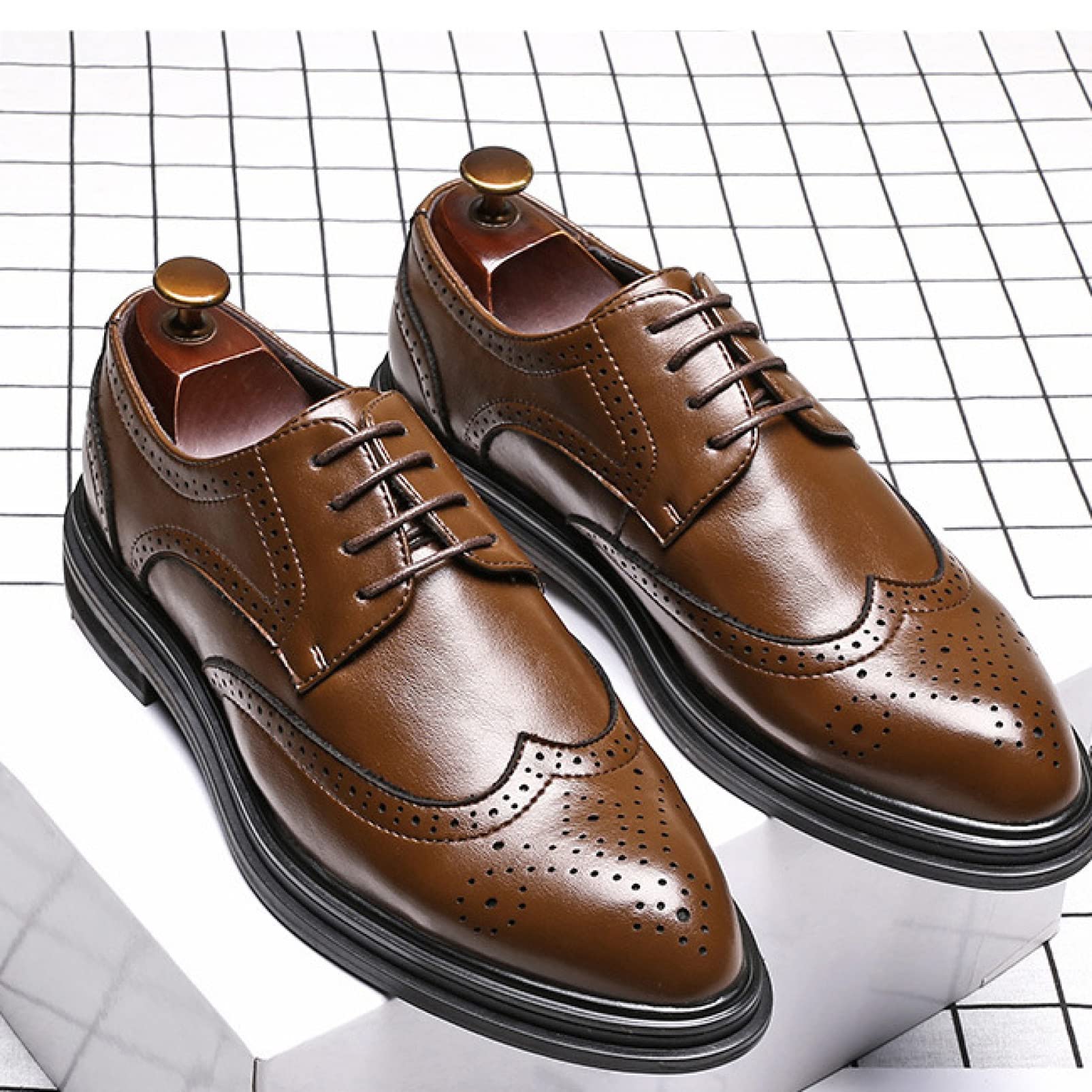 Stylish Men's Brogue Oxford Dress Shoes - Breathable Lace-Up Formal Business Shoes with Pointed Toe | Perfect for Office, Weddings & Special Occasions