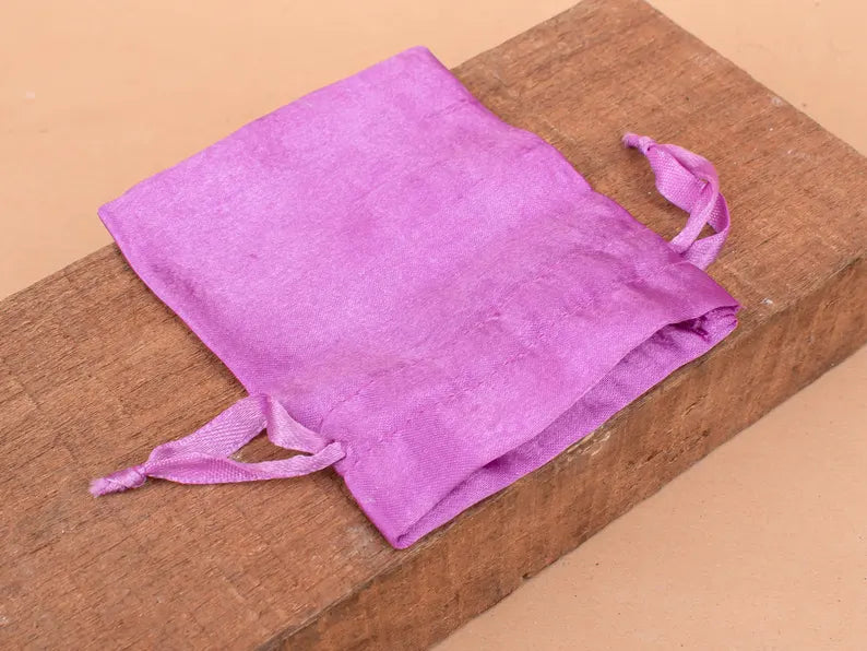 100 Luxury Lavender Satin Gift Pouches for Jewelry, Wedding Favors & Party Decor - Elegant Organza Drawstring Bags for Bridesmaid Gifts, Baby Showers & Special Occasions