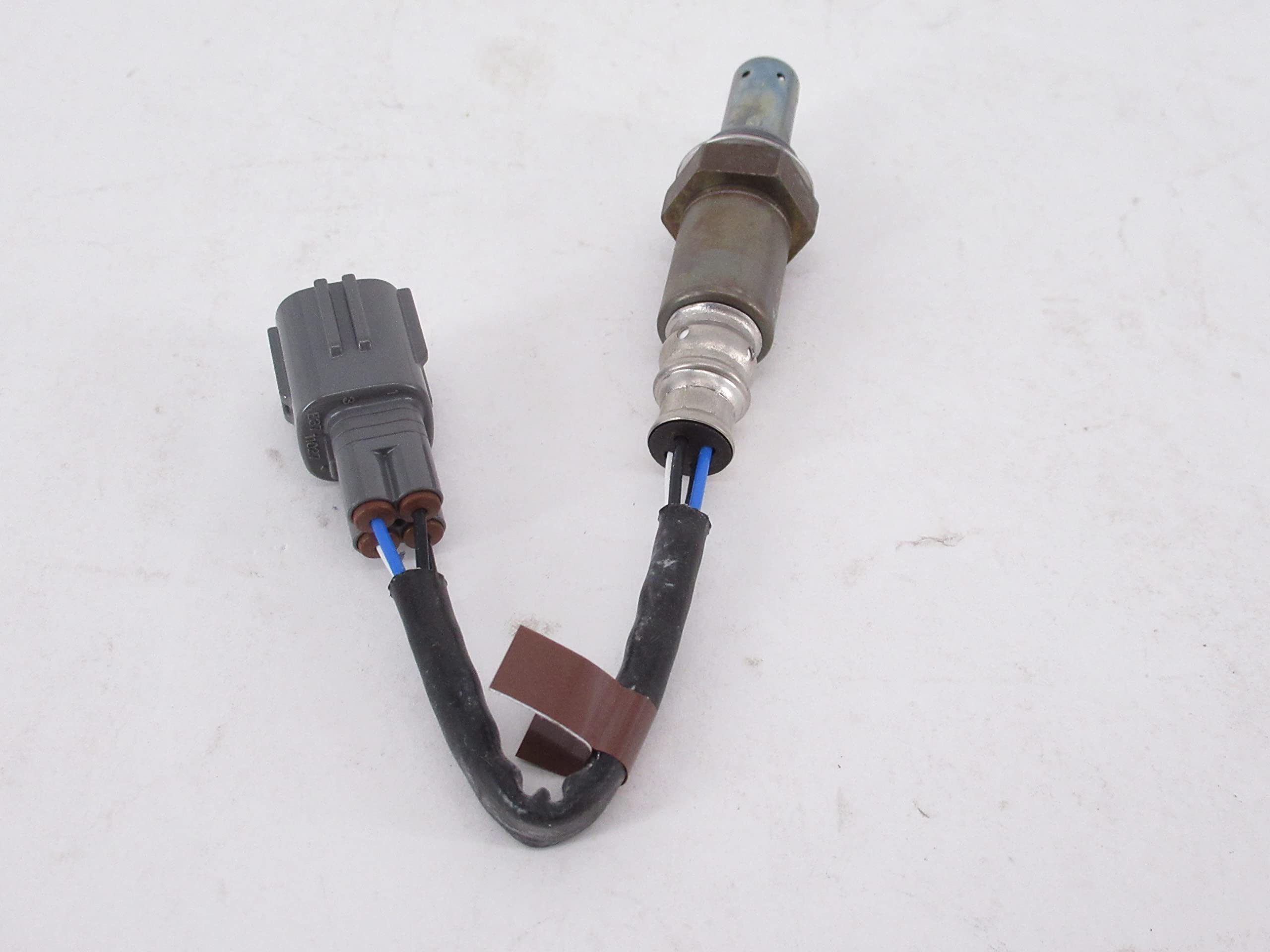 Genuine TOYOTA 89465-0C180 Oxygen Sensor - Compatible with Select Toyota Models - Improve Engine Performance & Fuel Efficiency - Perfect for City Driving & Highway Commutes