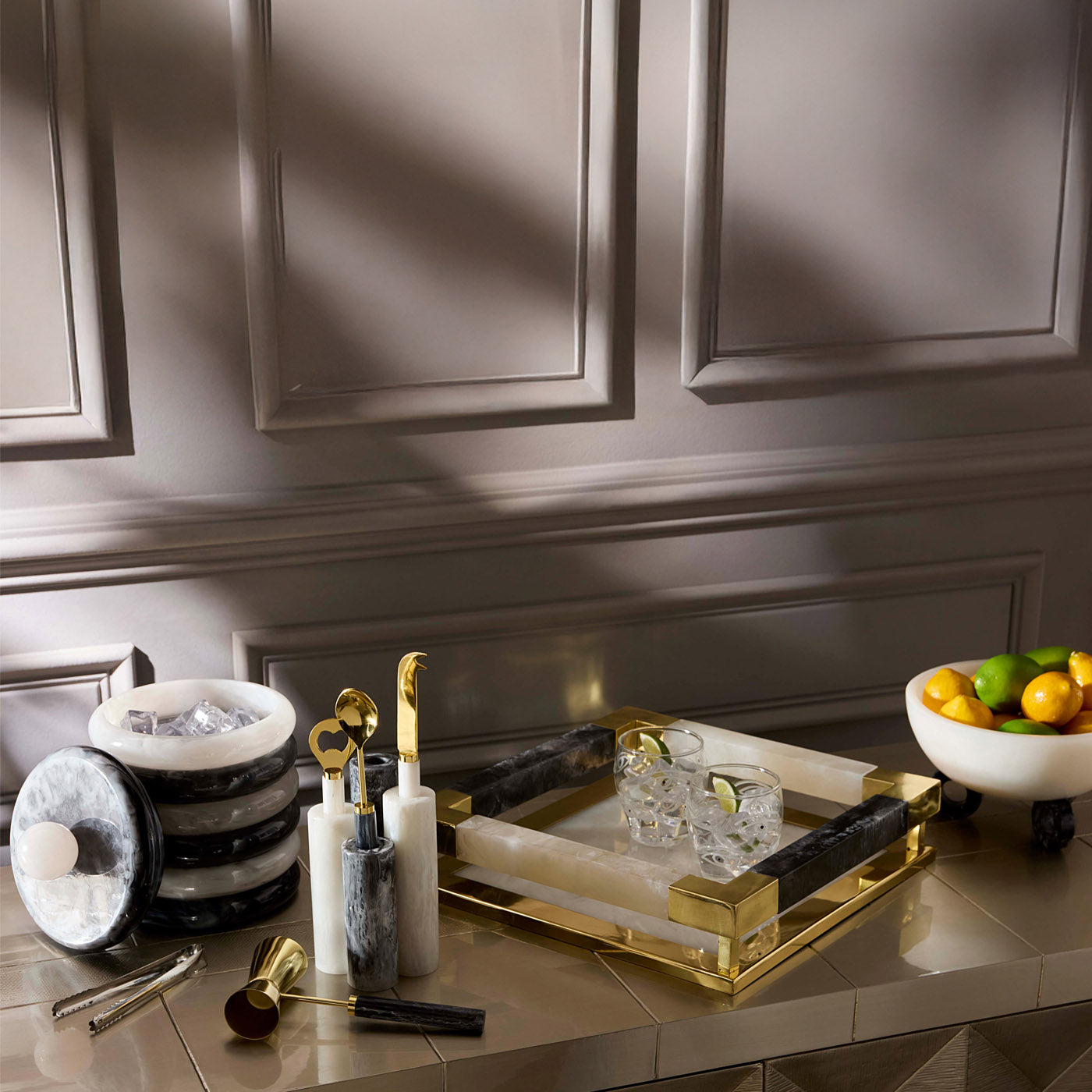 Como Black & White Square Tray - Modern Serving Tray for Coffee Table, Dining Table, and Home Decor | Perfect for Entertaining Guests and Displaying Decor Items