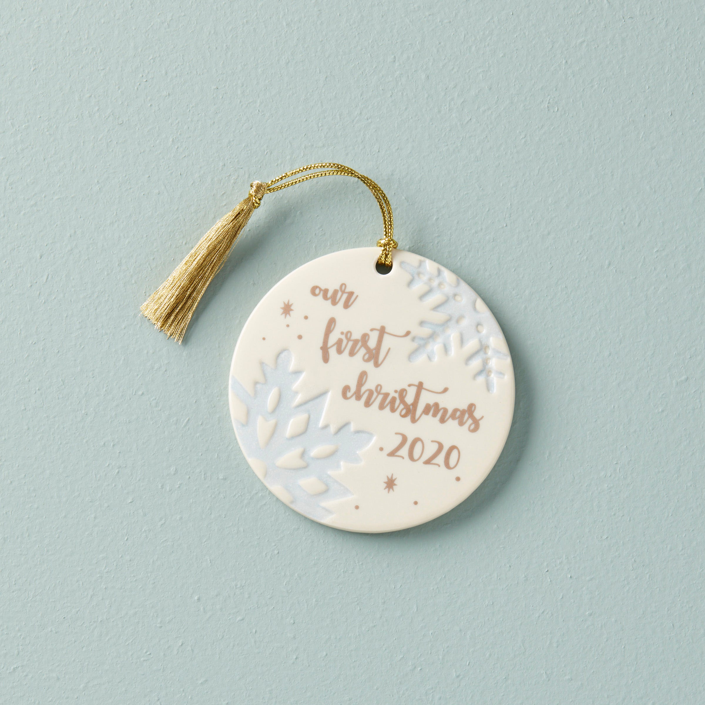 2020 Our First Christmas Ornament - Personalized Keepsake for Newlyweds & First-Time Parents - Perfect for Holiday Tree Decorating & Gift Giving